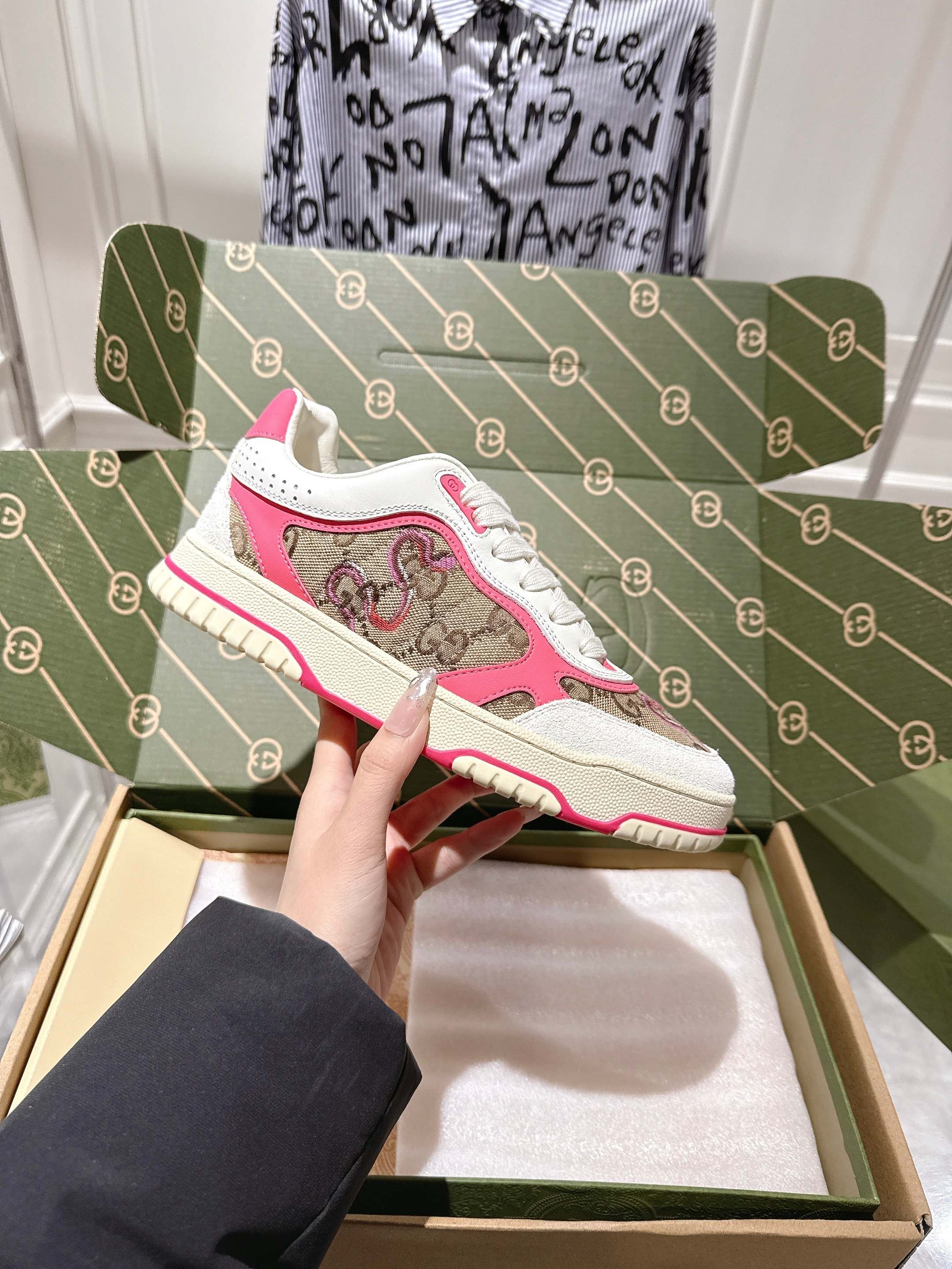 Gucci Retro GG Sneakers Pink