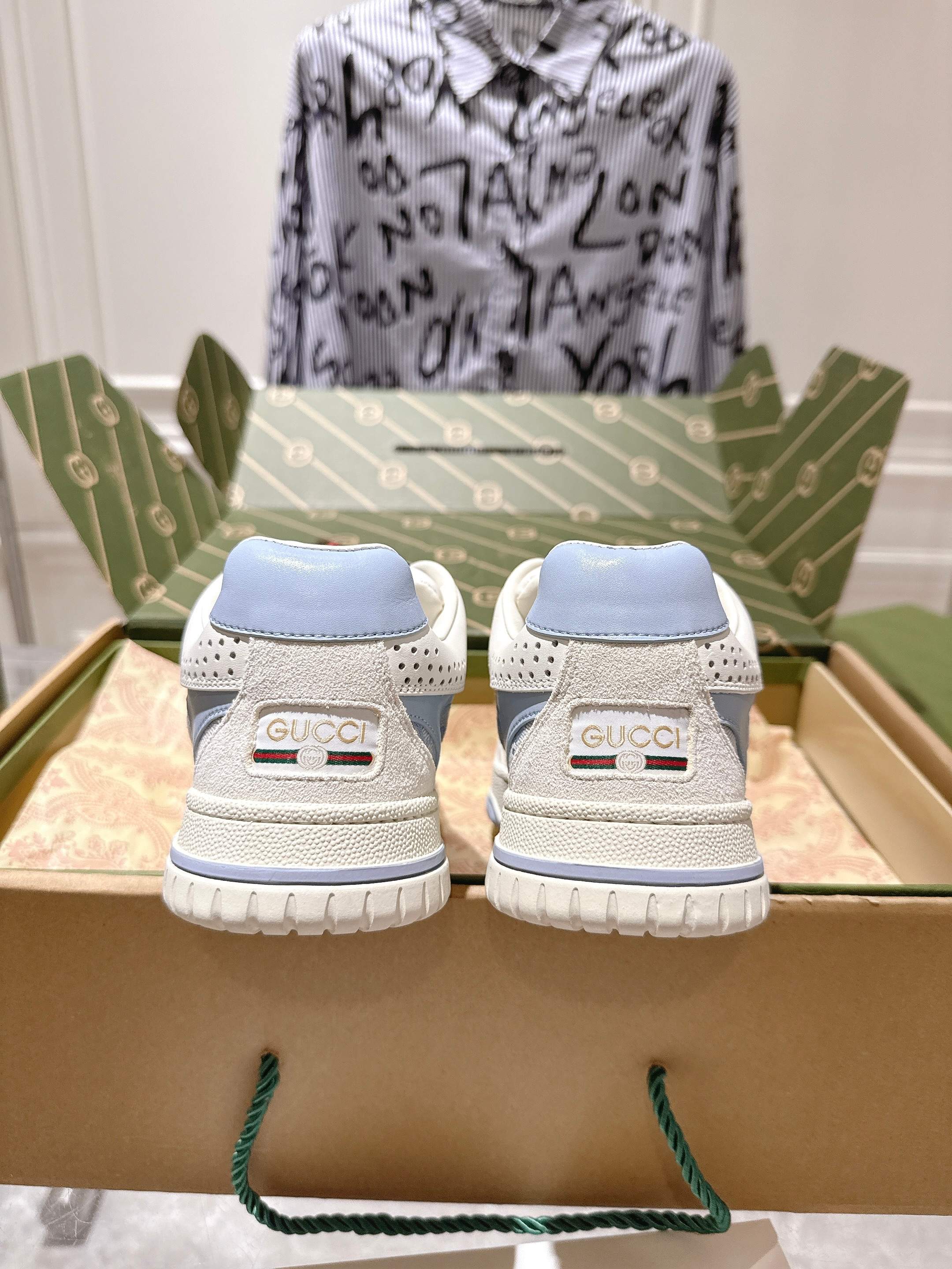 Gucci Retro Low-Top Sneakers Blue/White