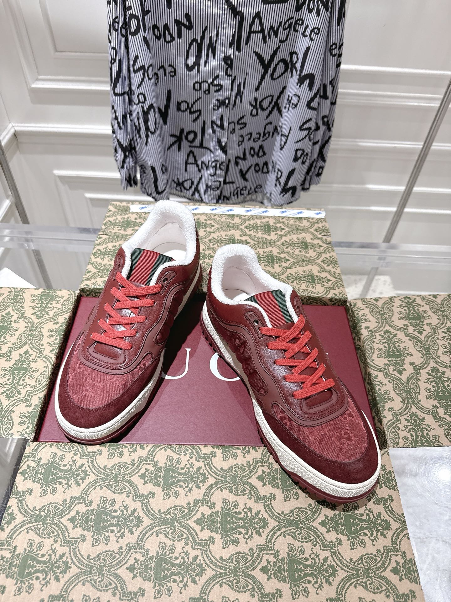 Gucci Vintage Low-Top Sneakers Burgundy
