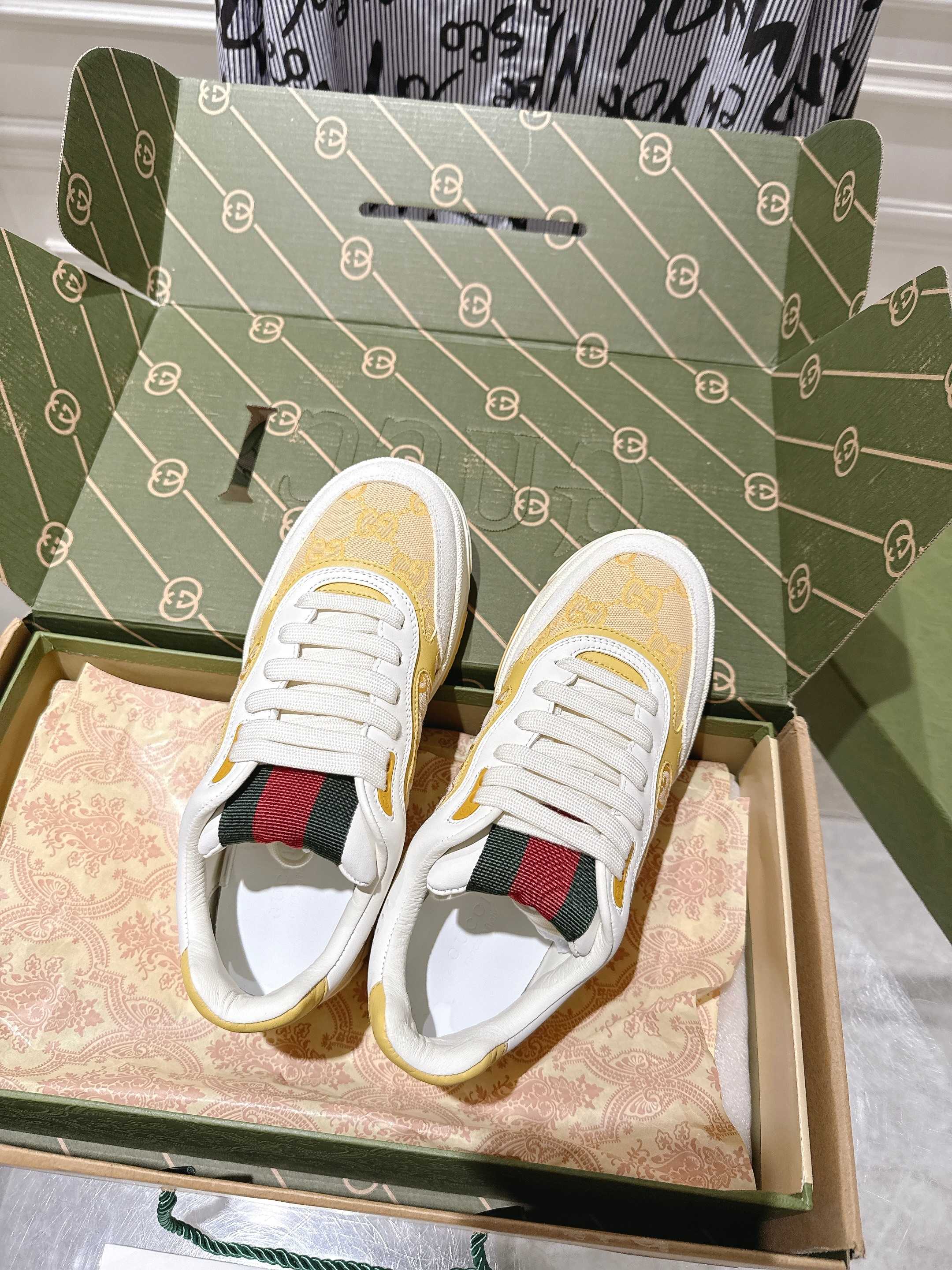 Gucci Vintage Distressed Sneakers White/Gold
