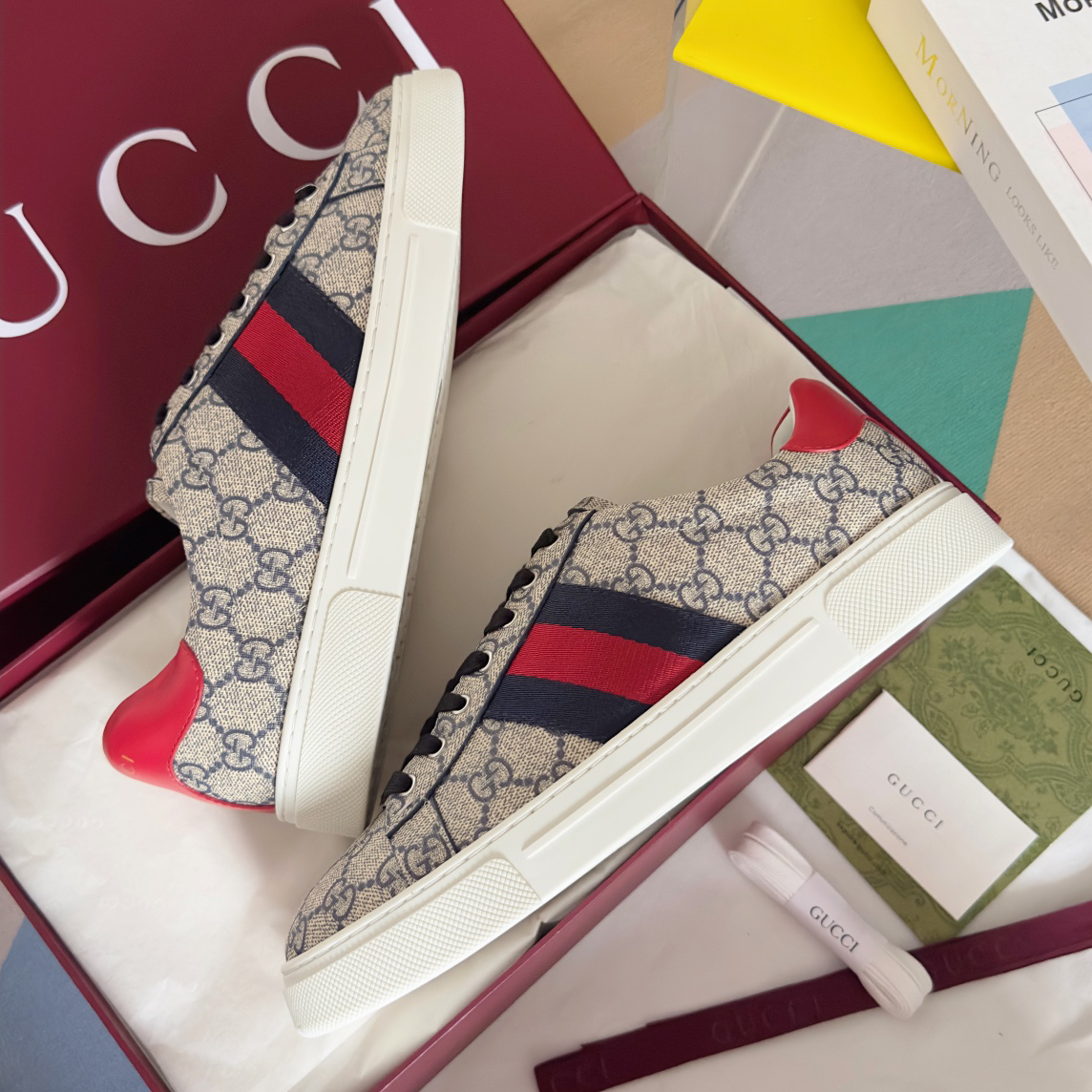 Gucci Ace GG Sneakers Red
