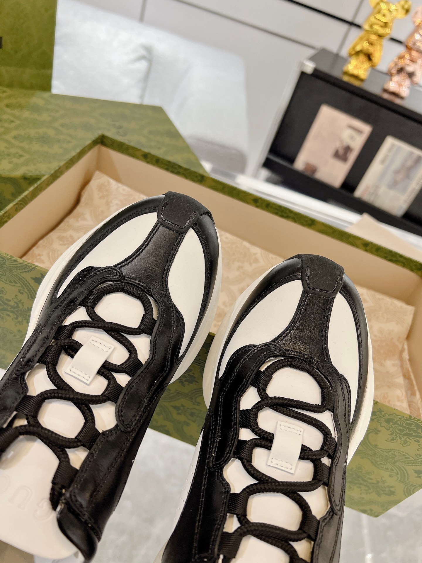 Gucci 22SS Dad Sneakers Black/White