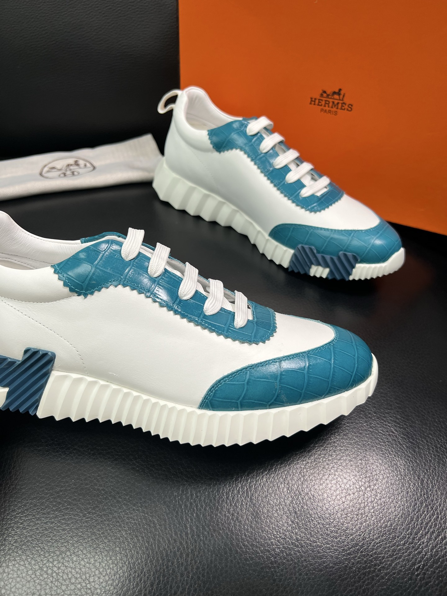 Hermes Leather Low-Top Sneakers Blue