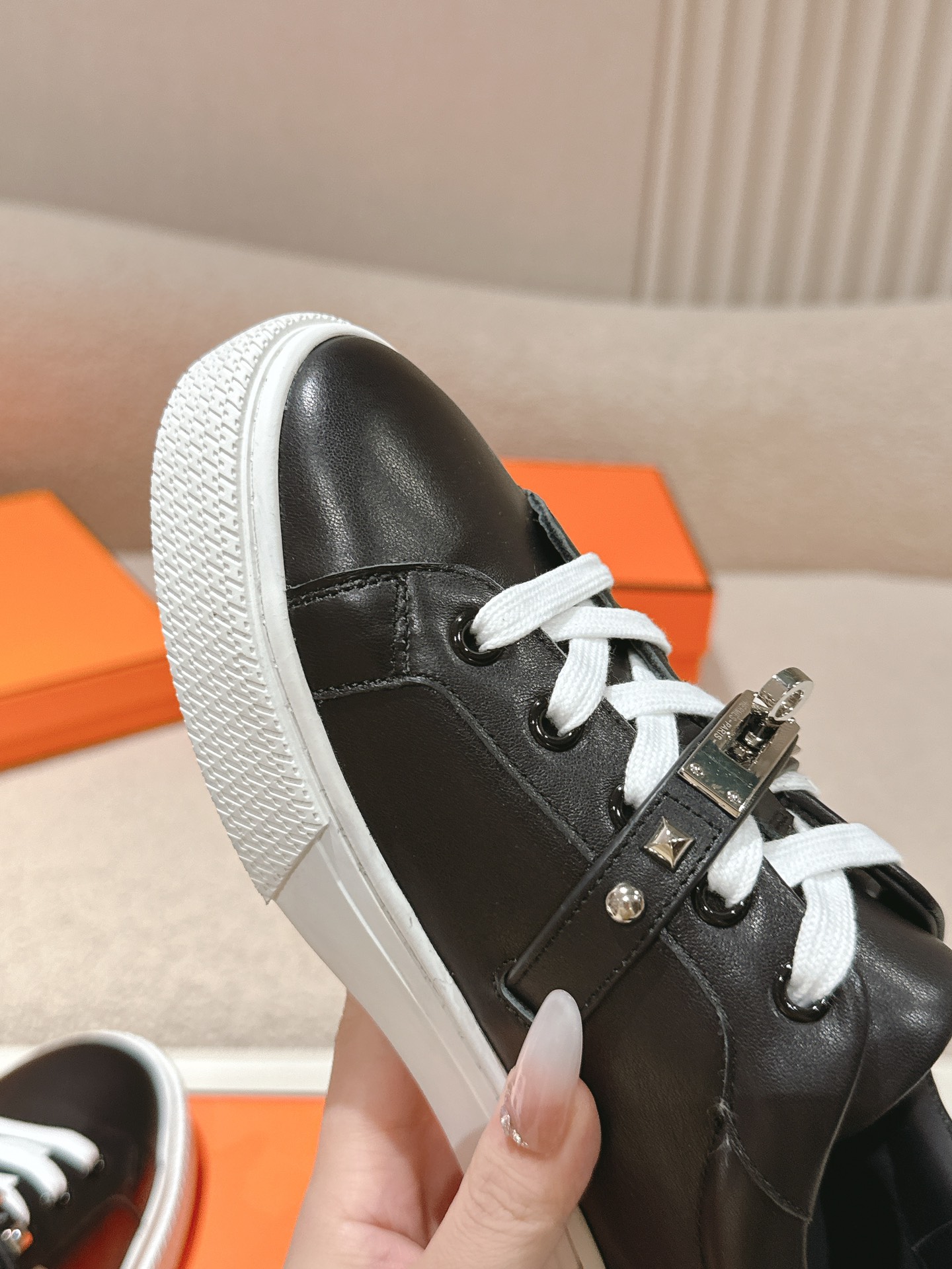 Hermes Kelly Buckle Low-Top Sneakers Black