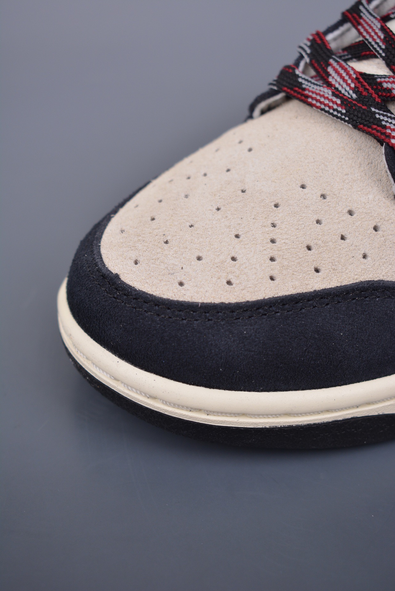 Nike SB Dunk Low Suede Grey Black