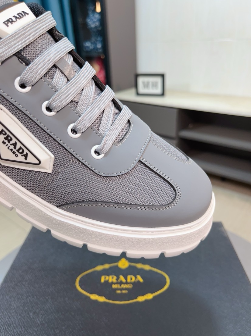 Prada Logo Low-Top Sneakers Black