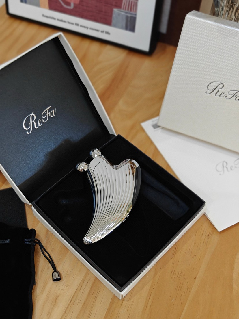 ReFa Microcurrent Gua Sha Silver
