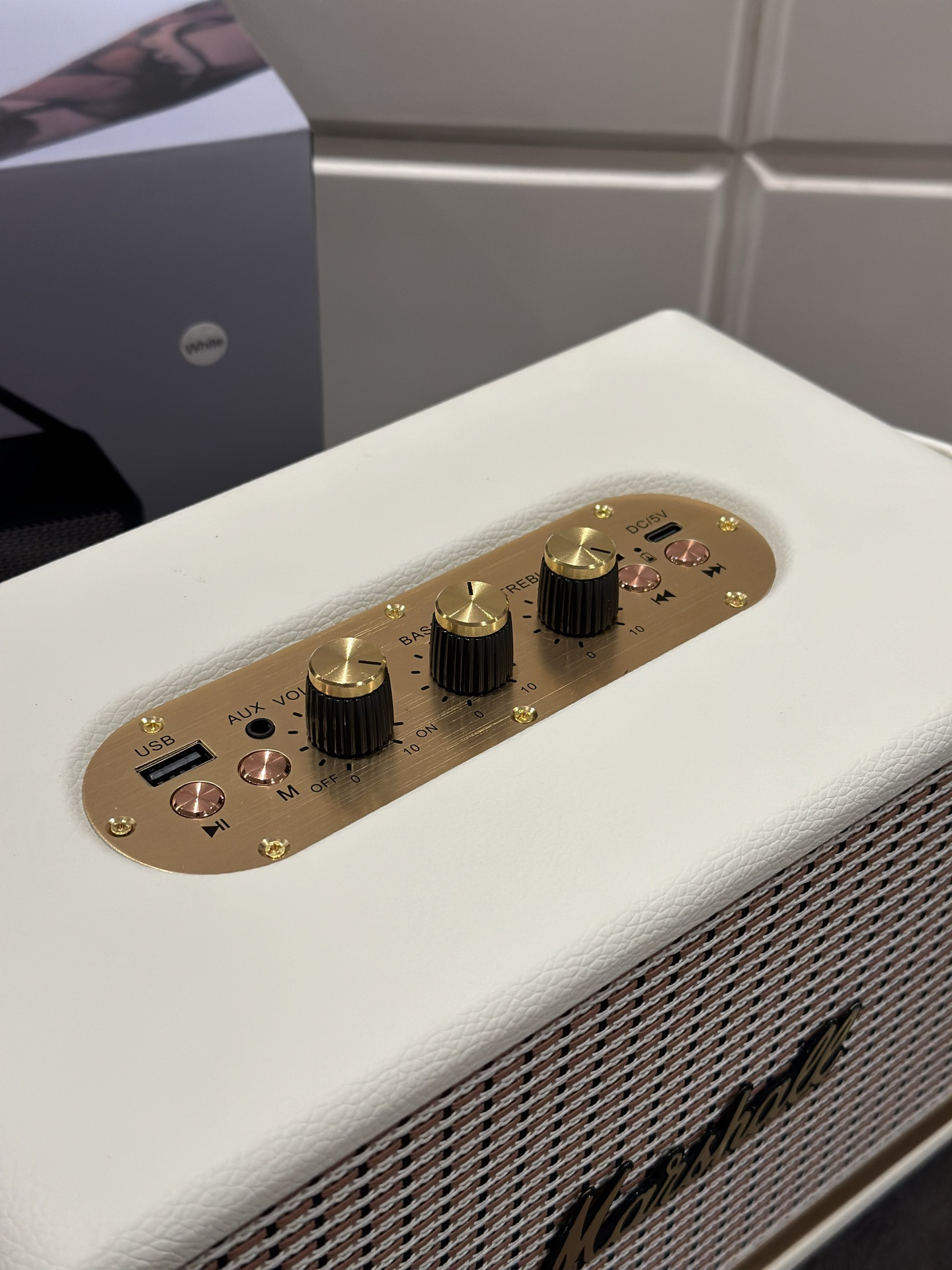 Marshall Portable BT Speaker White