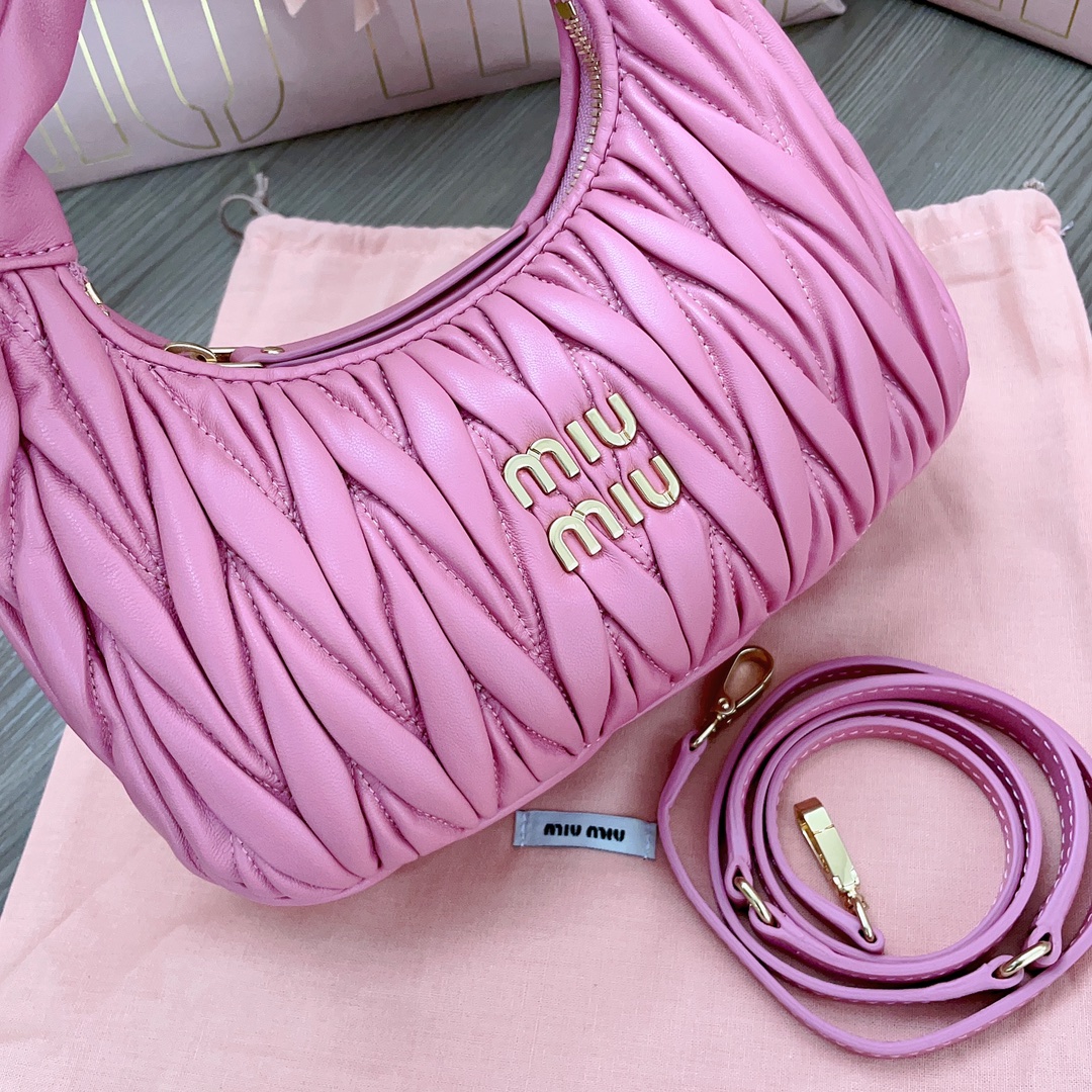 Miu Miu Miu Wander Matelasse Bag Pink