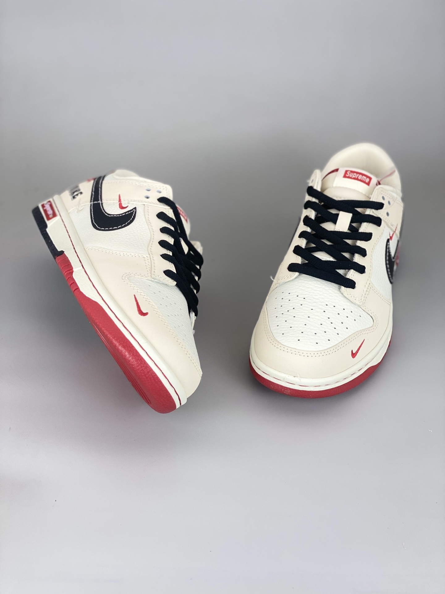 Nike SB Dunk Low Cream Red
