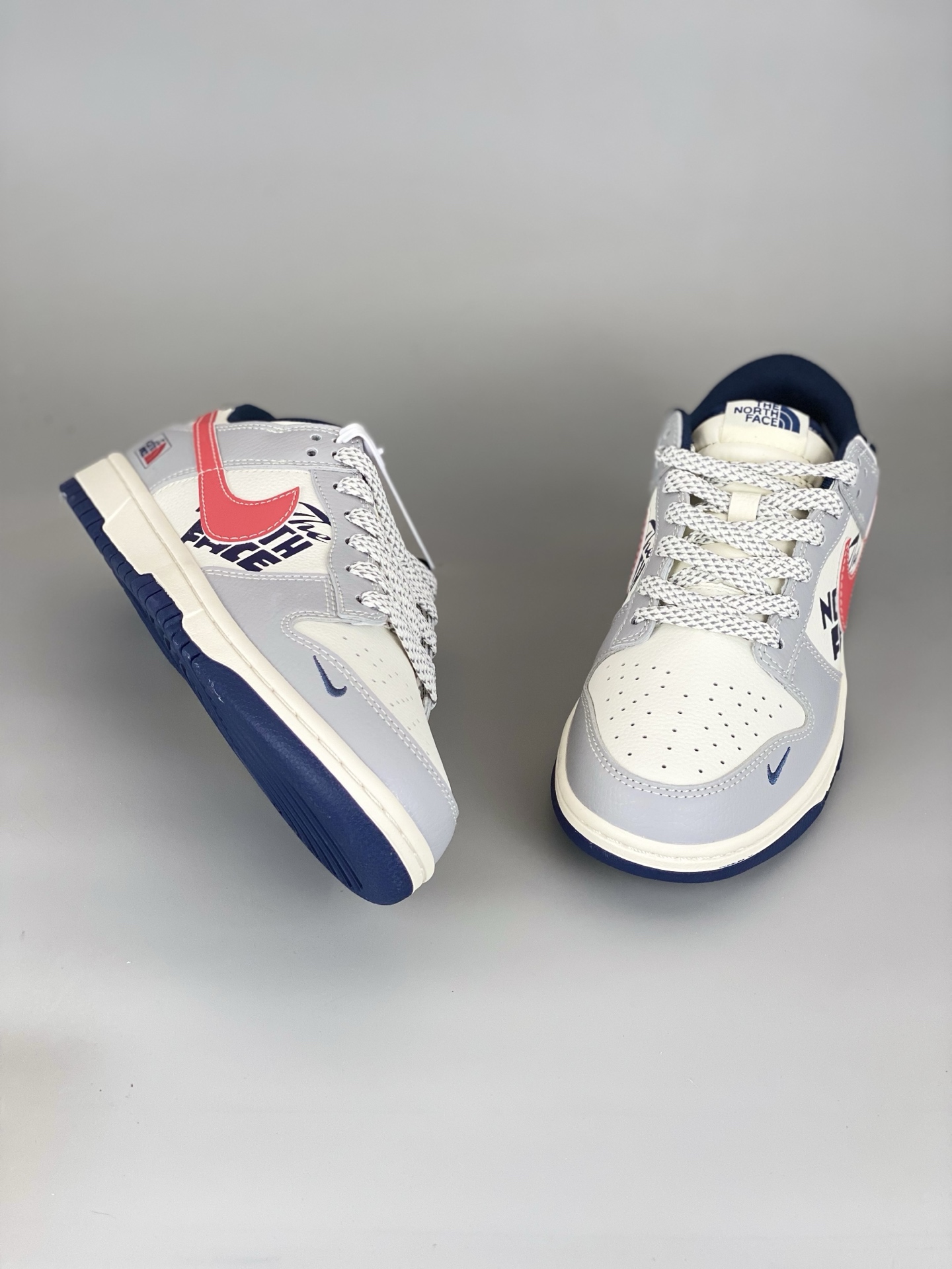 Nike SB Dunk TNF Grey Red