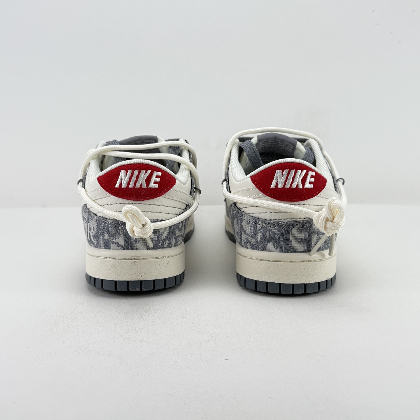 Nike SB Dunk Low Grey White