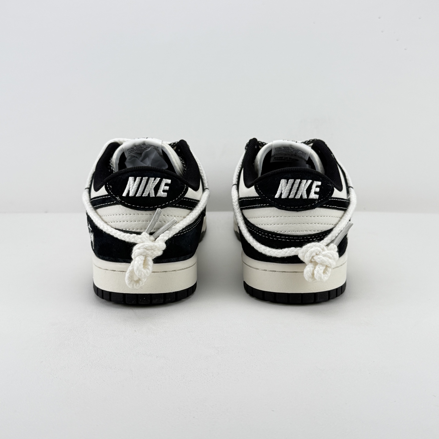 Nike SB Dunk Low Black White