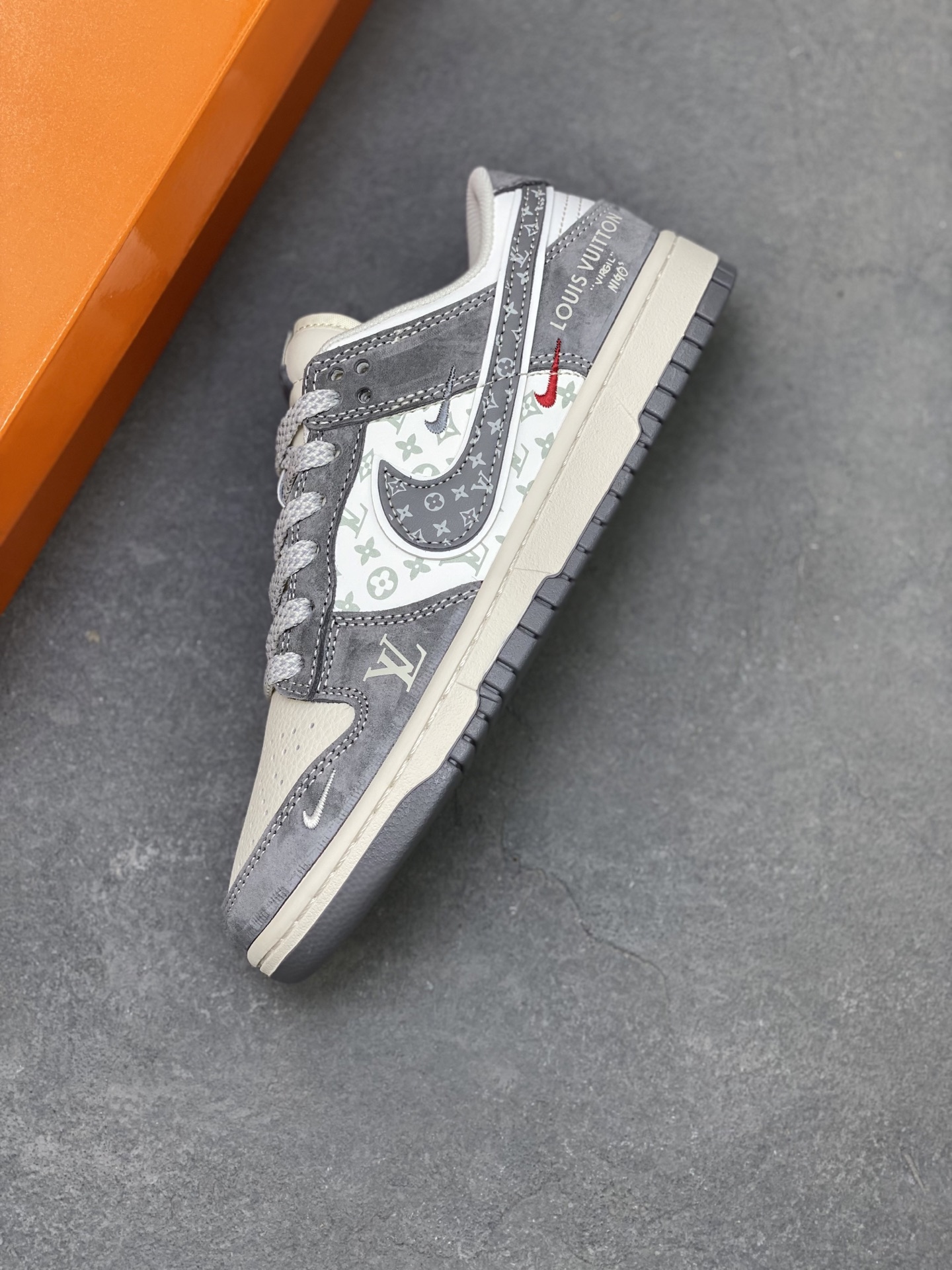 Nike Dunk Low LV Grey