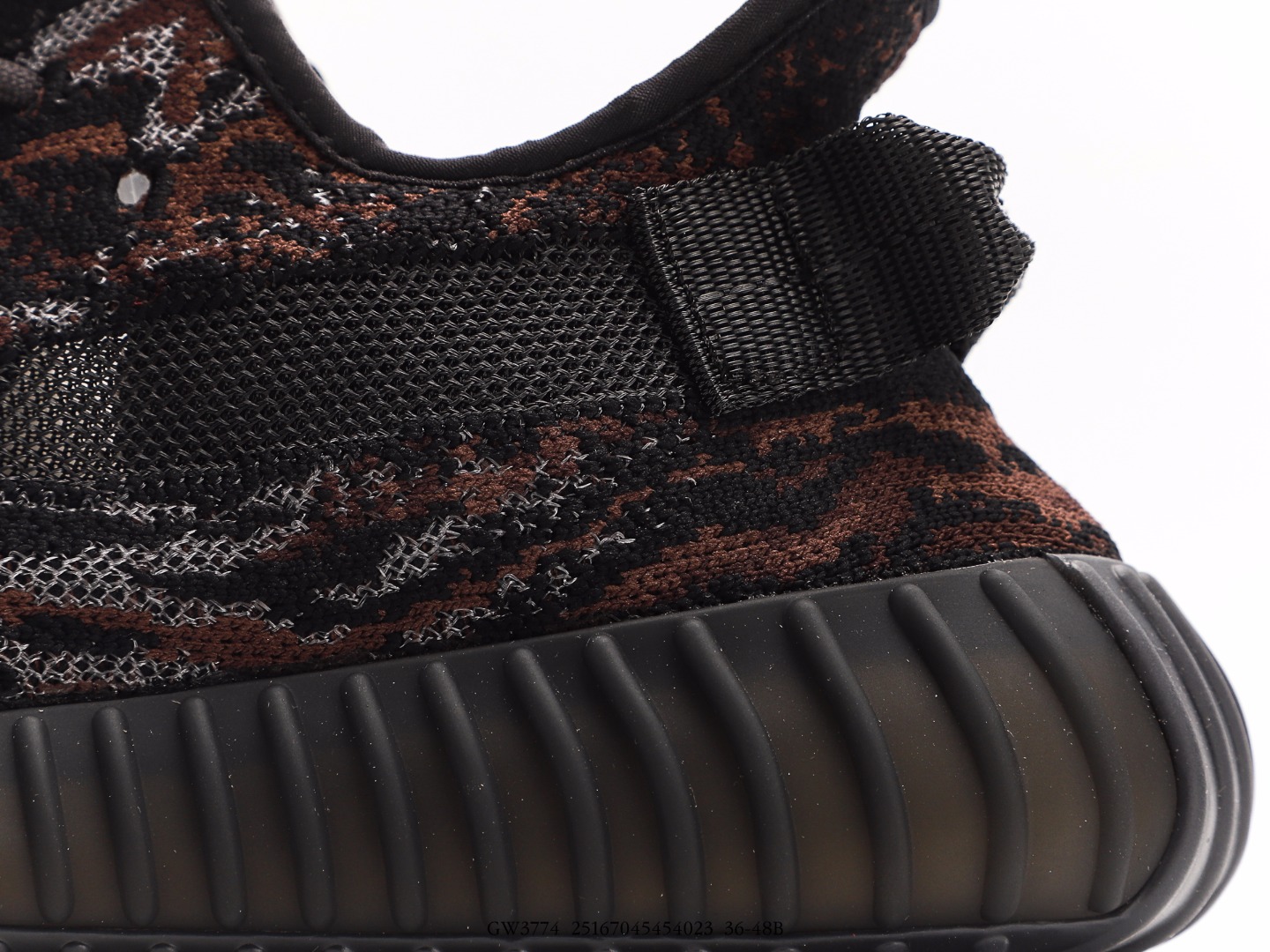 Adidas Yeezy Boost 350 V2 Sneakers Black/Brown