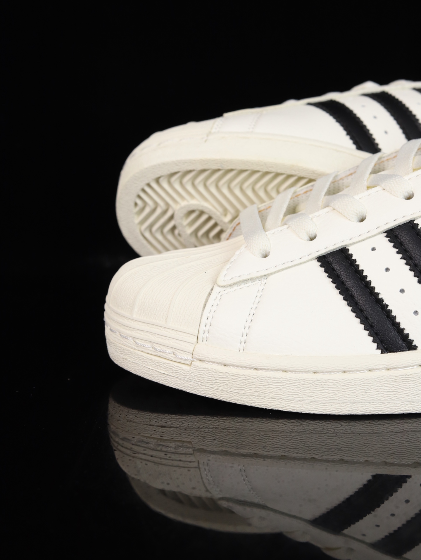 Adidas Superstar Shell-Toe Sneakers White/Black/Tan