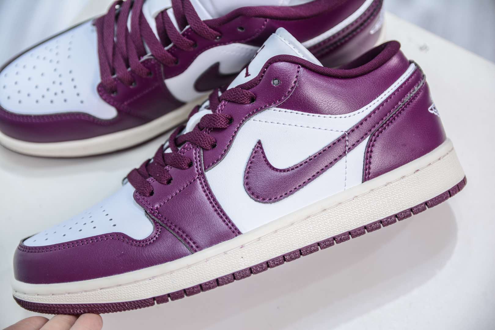 Jordan Air Jordan 1 Low Leather Sneakers Purple/White