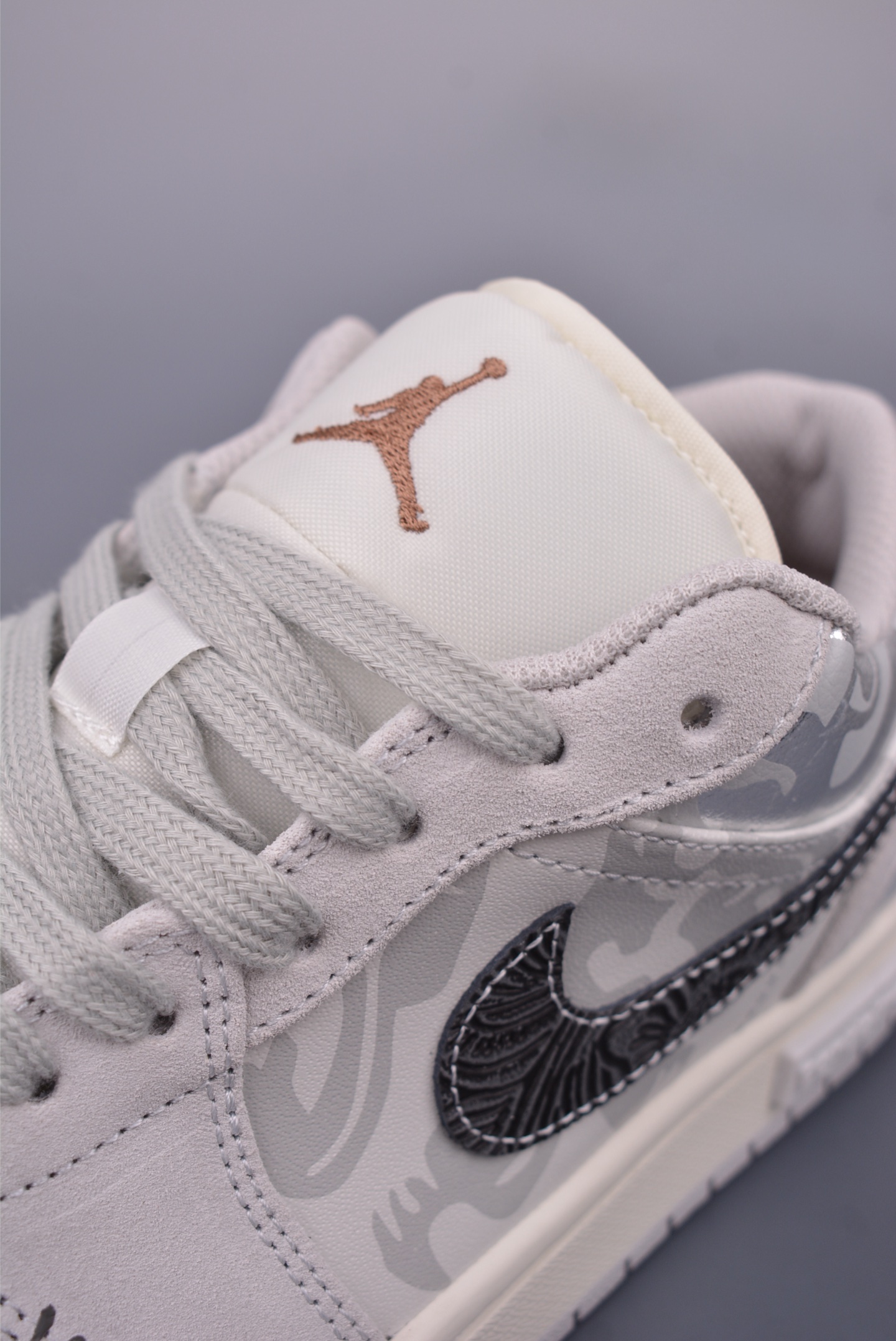 Jordan Air Jordan 1 Low Camo Grey