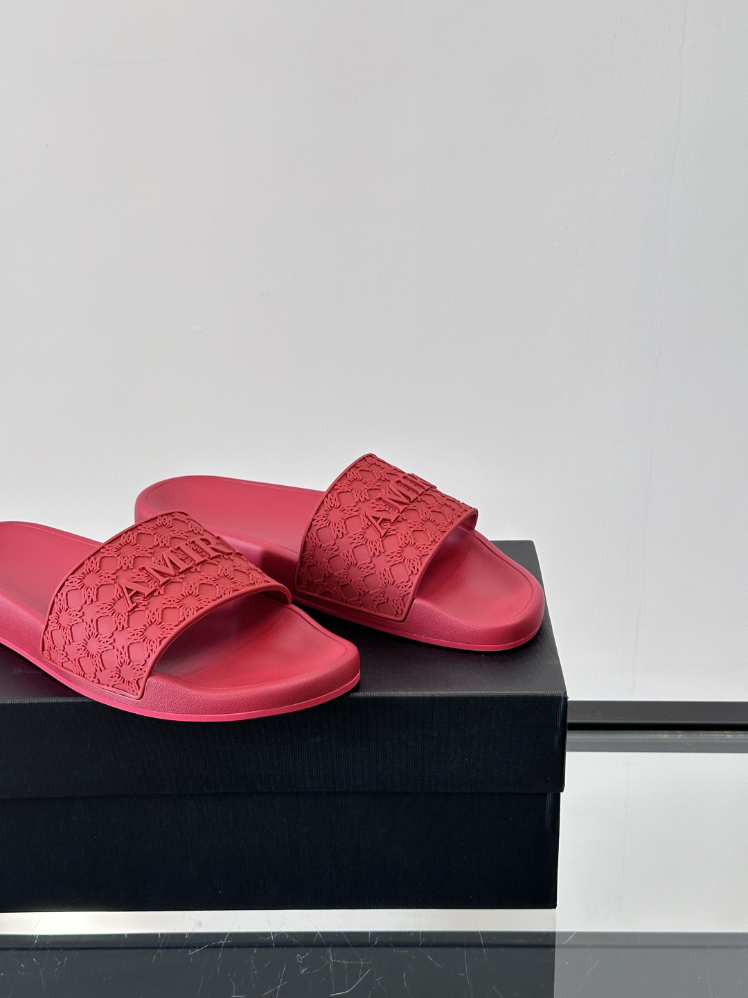 Amiri Embossed Logo Slide Sandals Red