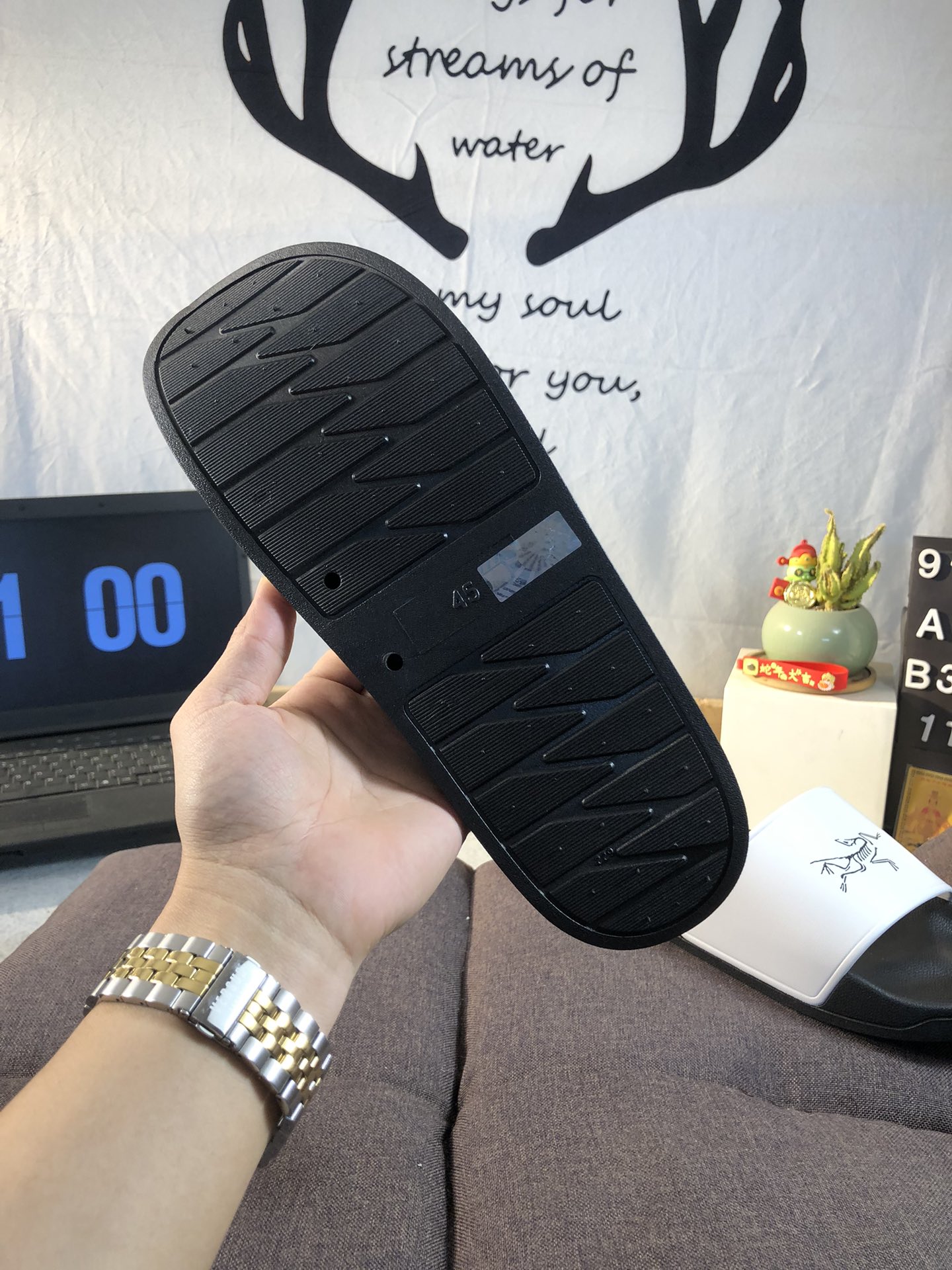Arc'teryx Slide Sandals Cushioned White