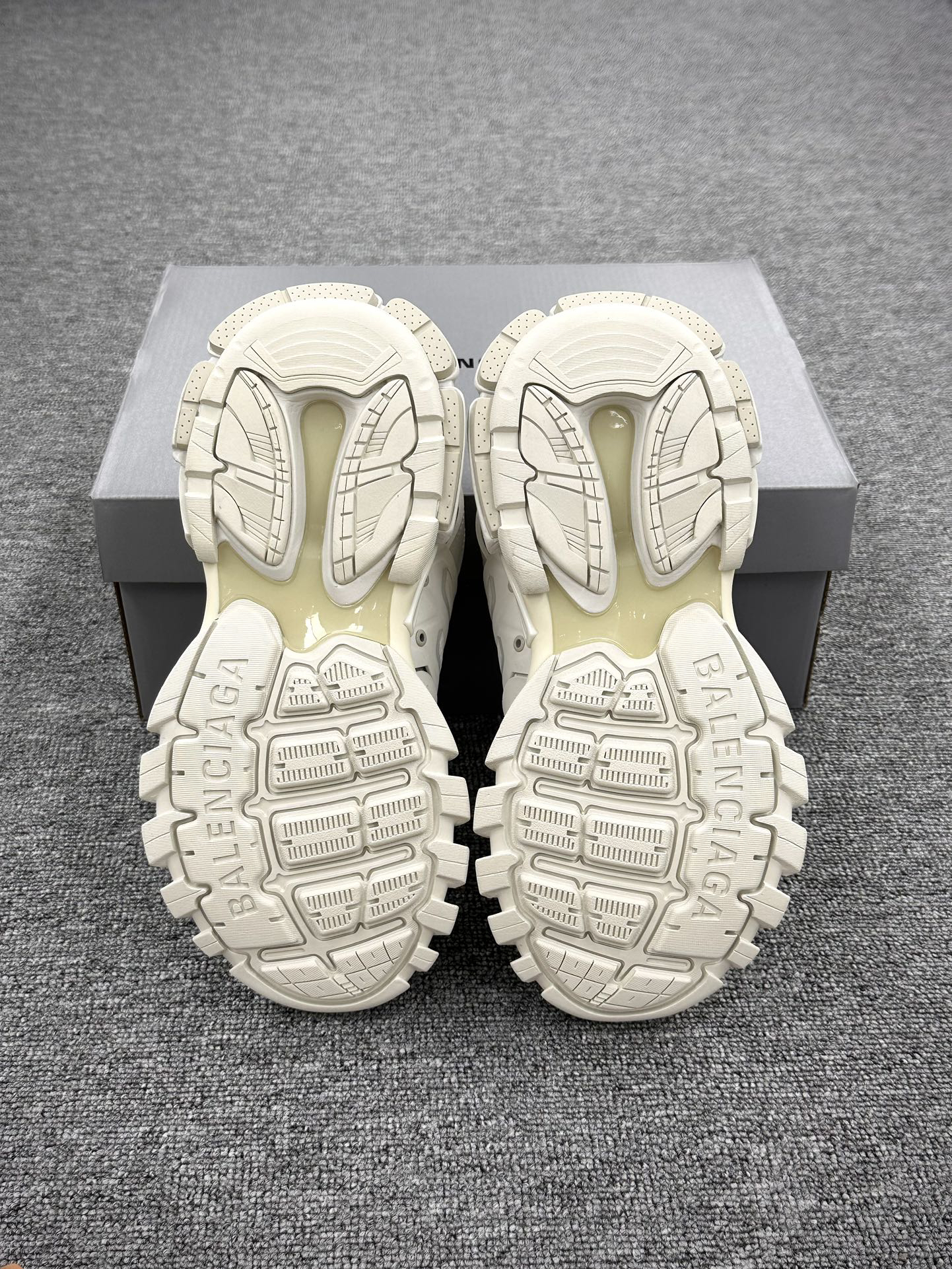Balenciaga Track Trainers 3.0 Runner White