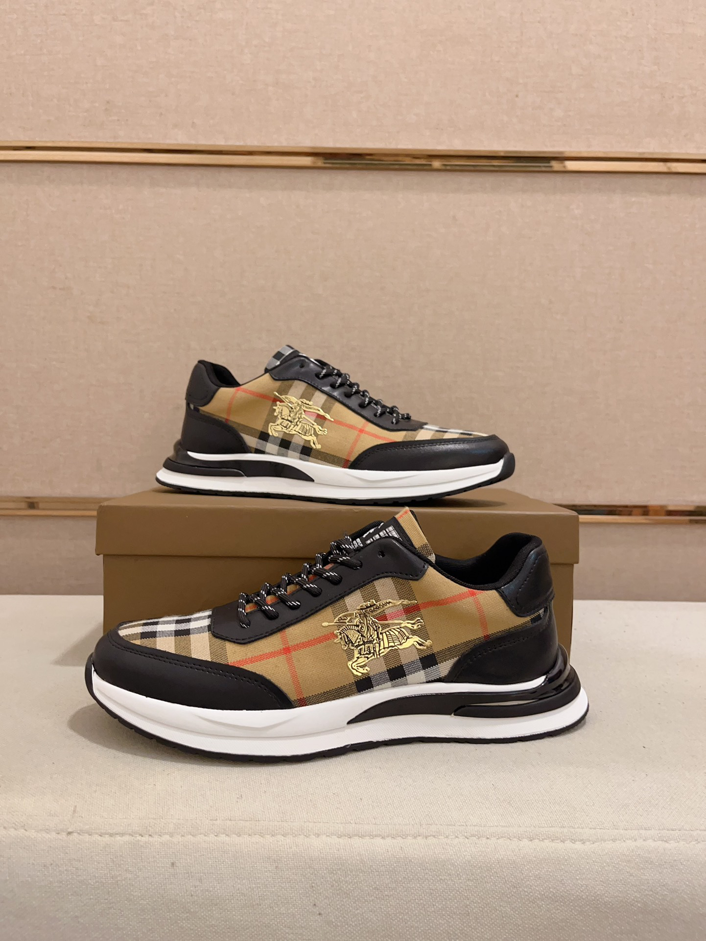 Burberry Vintage Check Runner Sneakers Khaki
