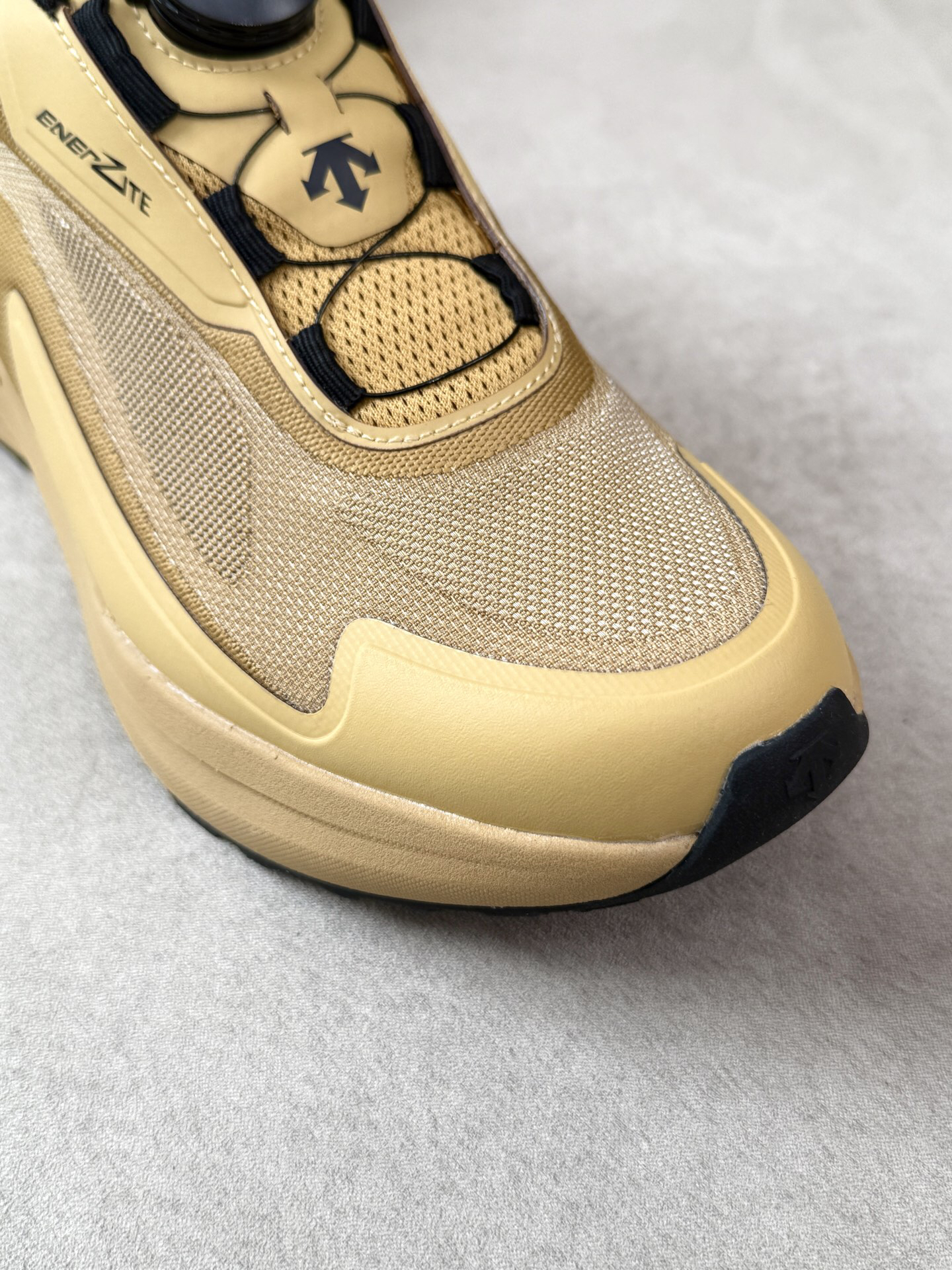 Descente BOA Dial Casual Sneakers Khaki