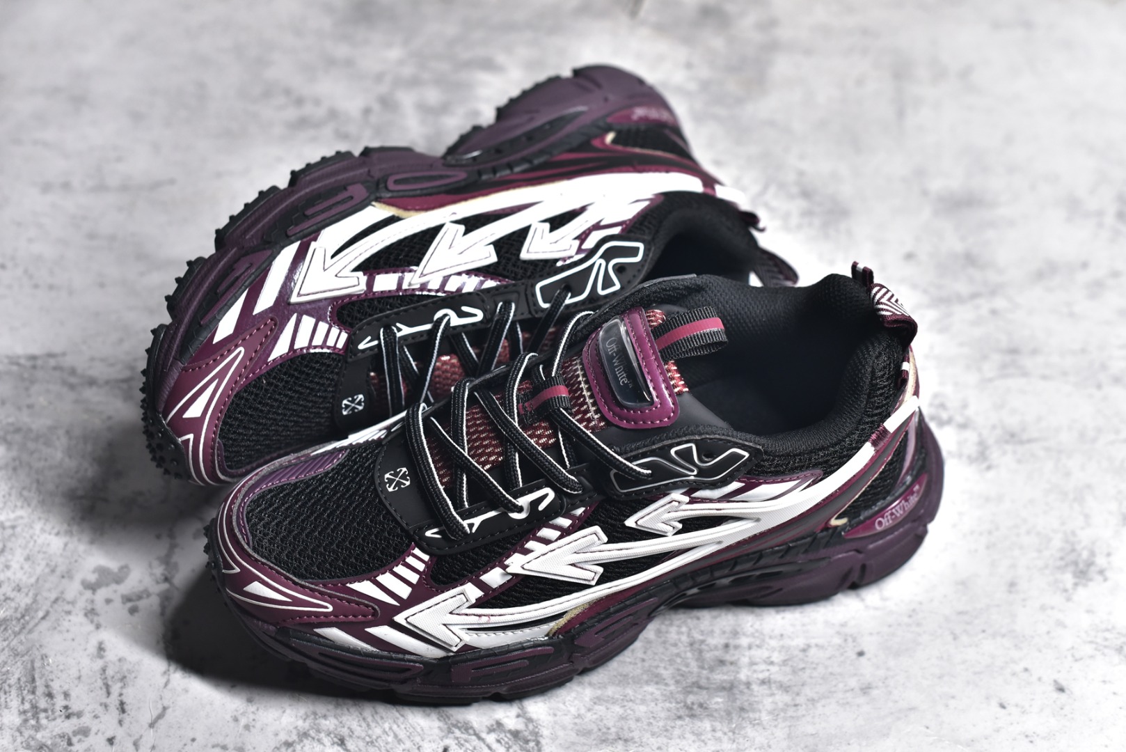 Off-White Arrow Runner Sneakers Purple