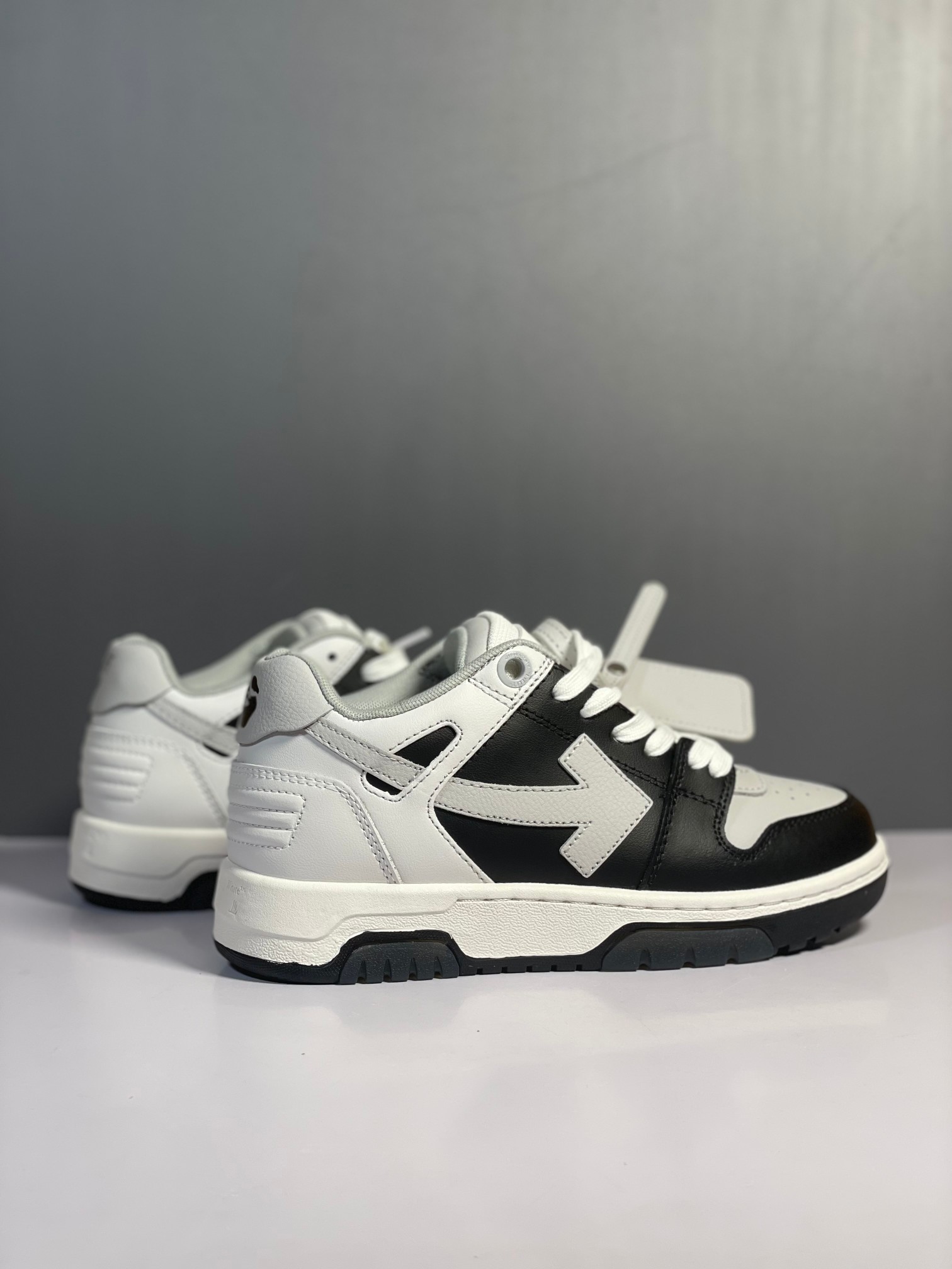 Off-White Out Of Office Low-Top Sneakers Black/White/Grey