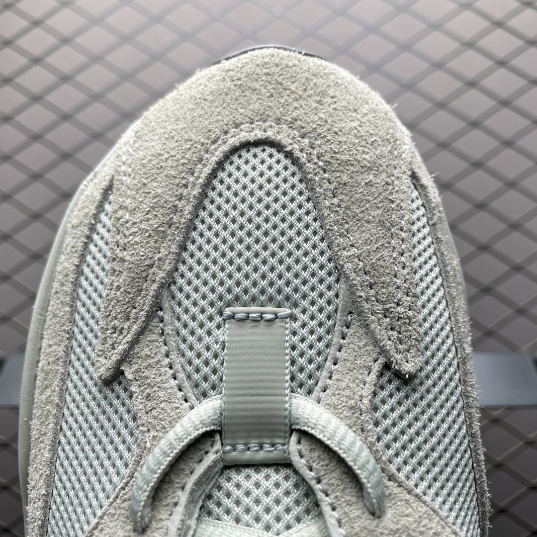 Adidas Yeezy 700 EG7487 Sneaker Grey