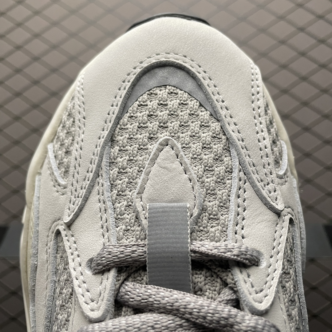 Adidas Yeezy Boost 700 V2 Static Sneakers White/Silver