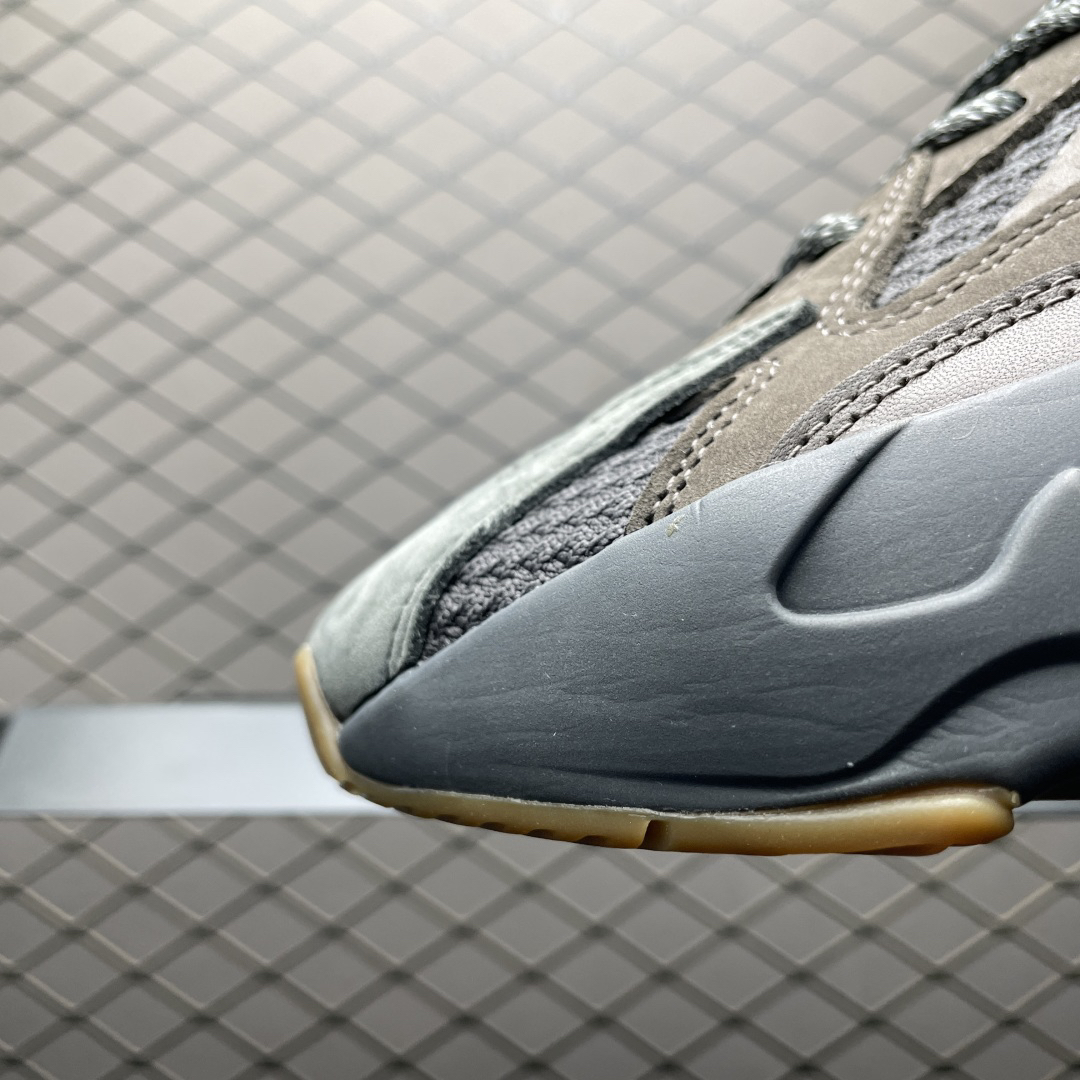 Adidas Yeezy 700 V2 EG6860 Sneakers Grey