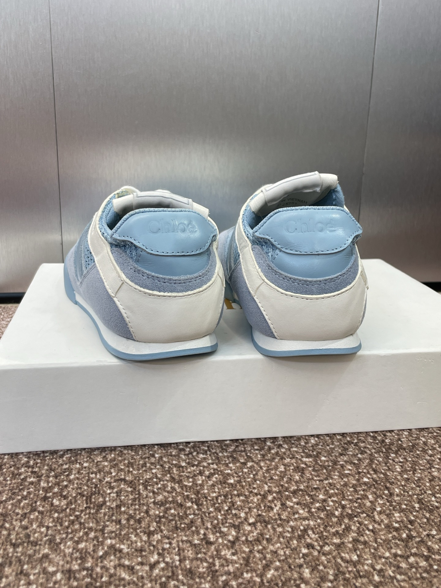 Chloe Low-Top Retro Runner Sneakers Blue