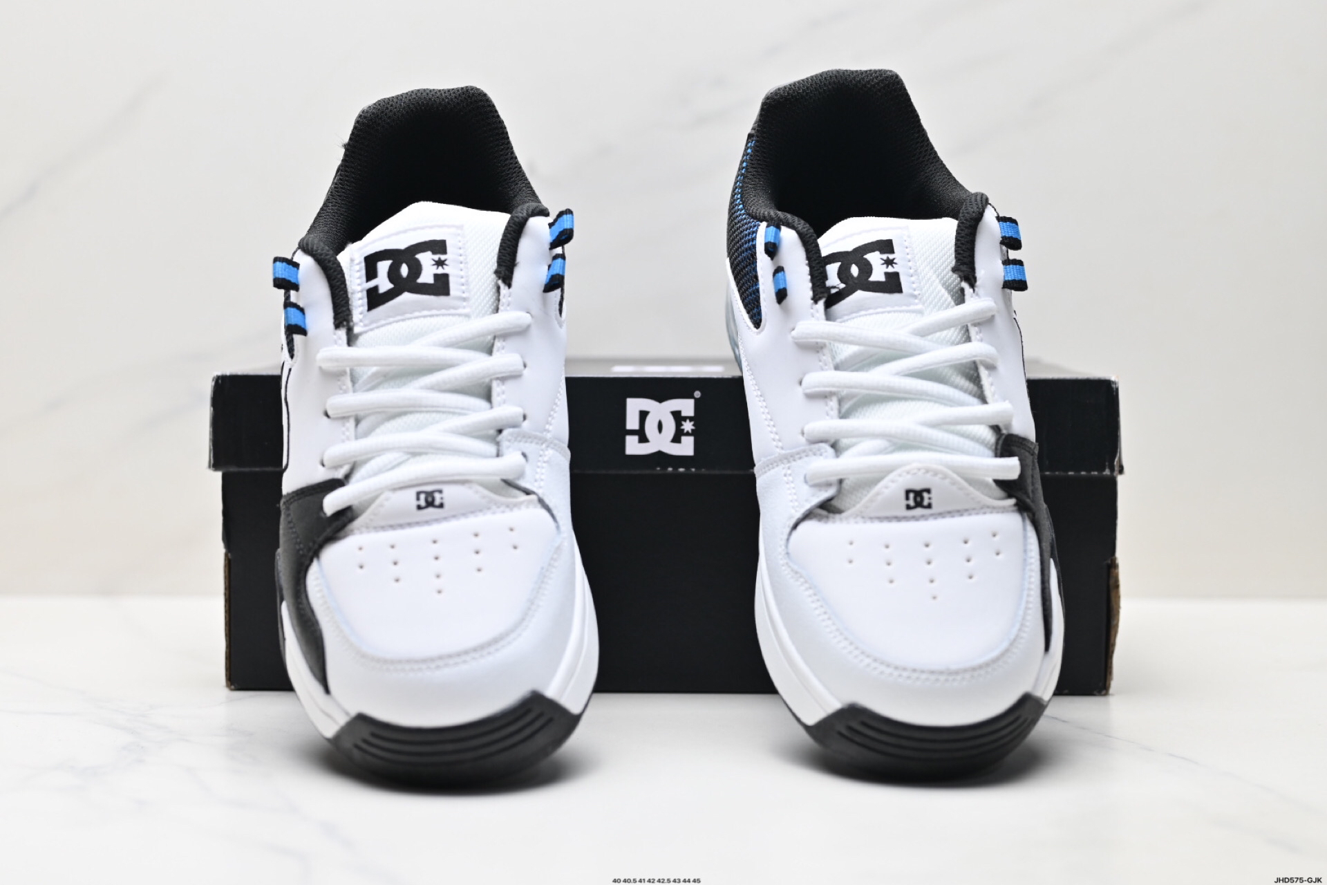 DC Shoes Versatile Low Air Sneaker White/Black/Blue