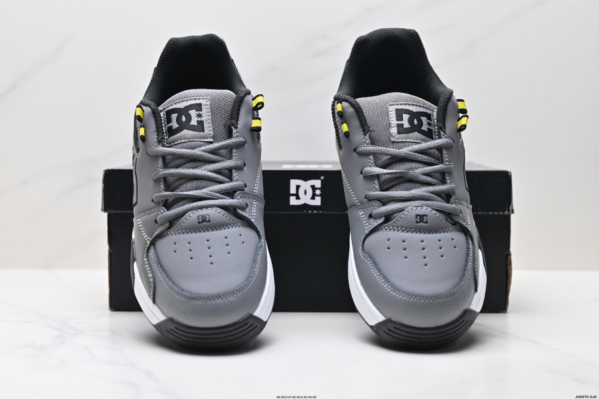 DC Shoes Versatile Air-Cushion Low-Top Sneakers Gray