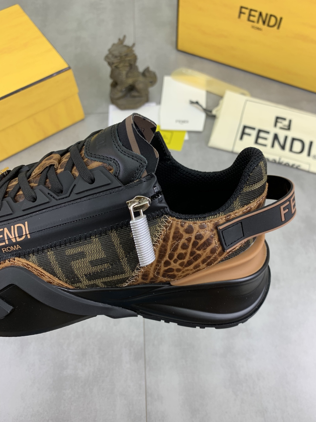 Fendi Flow Low-Top Sneakers Brown/Black