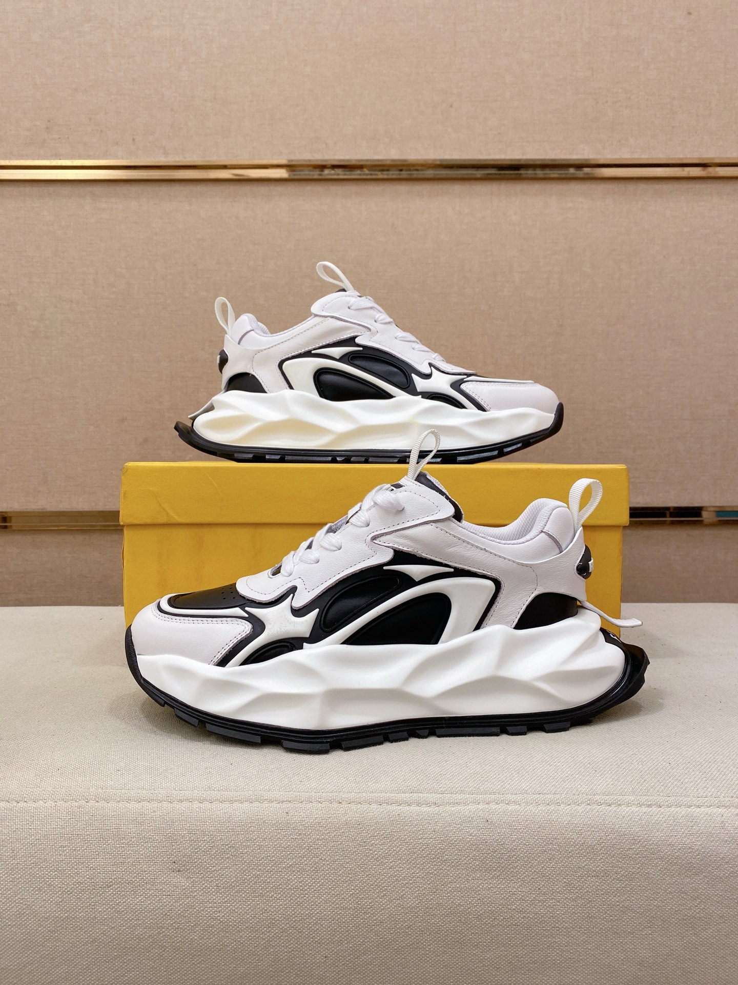 Fendi Flow Chunky Sneakers Black/White