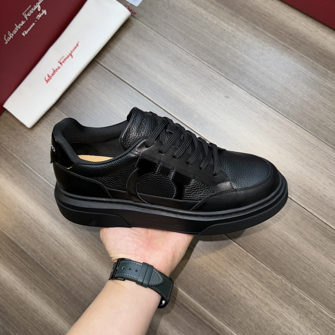 Ferragamo Logo Low-Top Sneakers Black