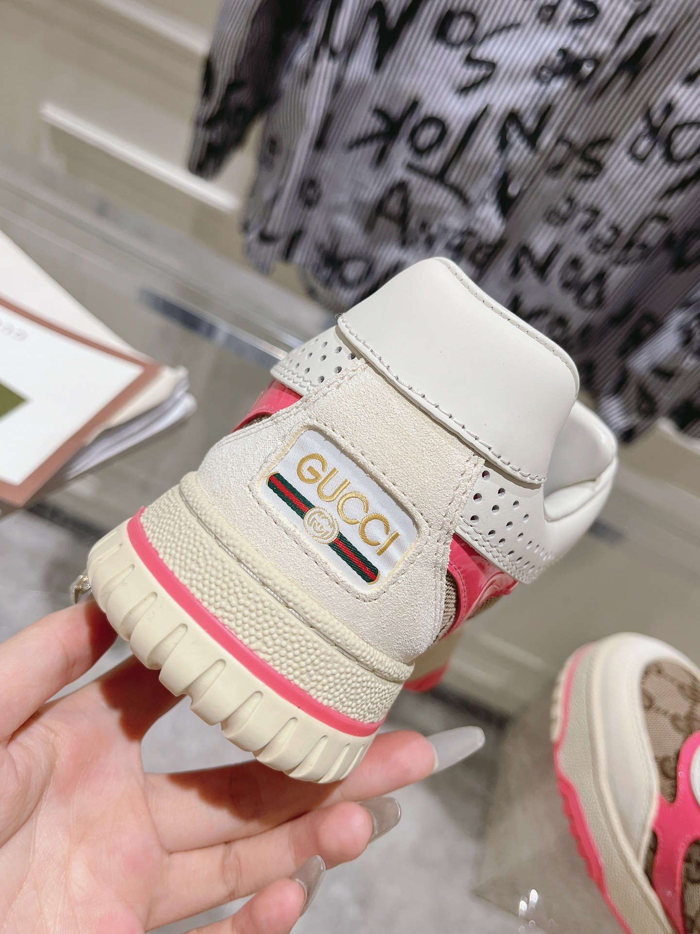 Gucci Vintage GG Sneakers White/Pink