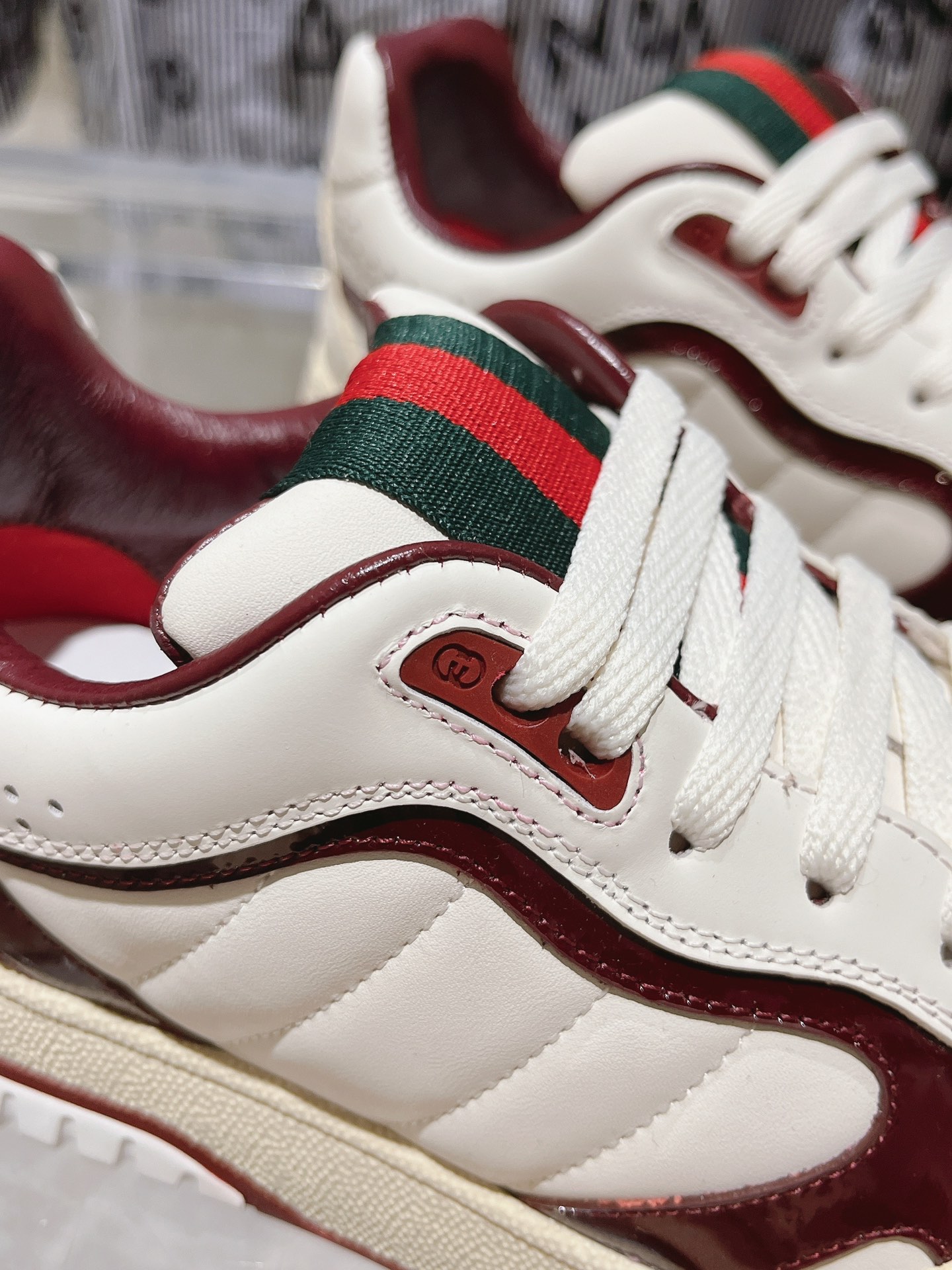 Gucci Vintage Low-Top Sneakers White/Burgundy