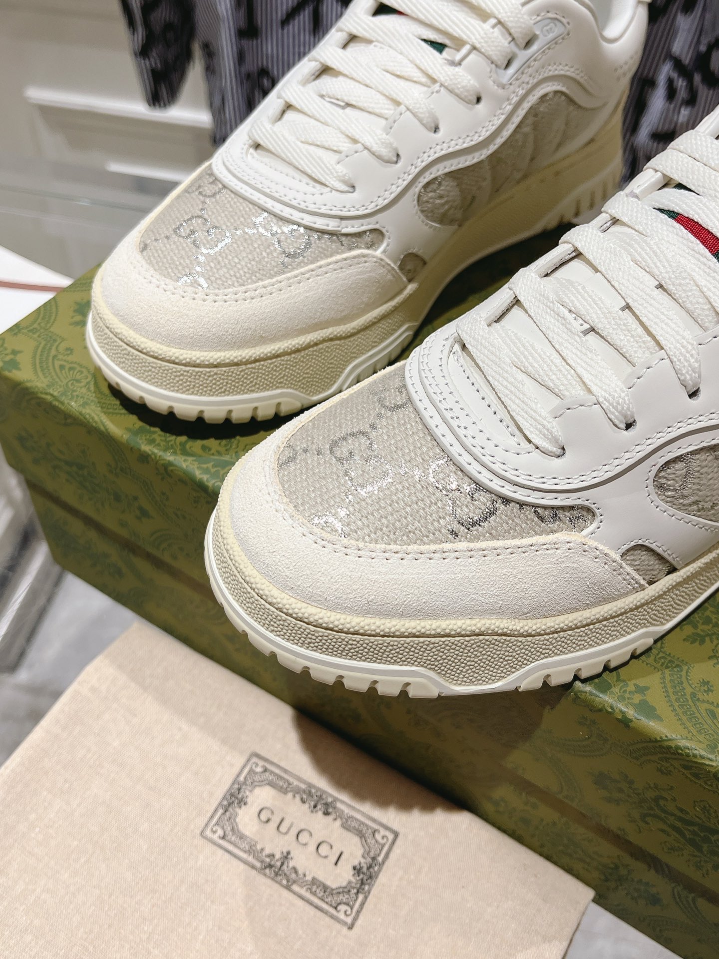 Gucci Vintage Runner Sneakers White