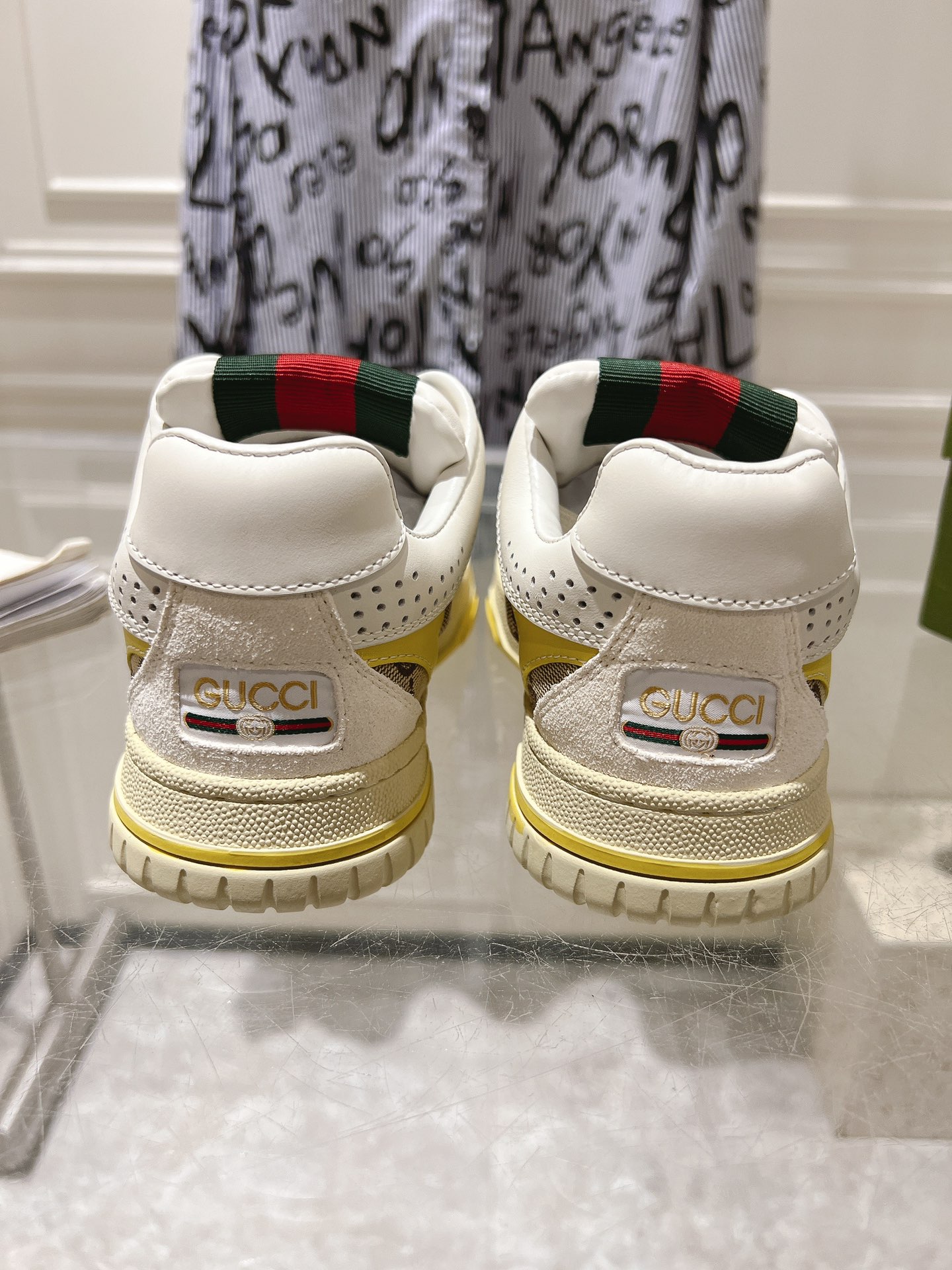 Gucci Retro Distressed Low-Top Sneakers Multi-Color
