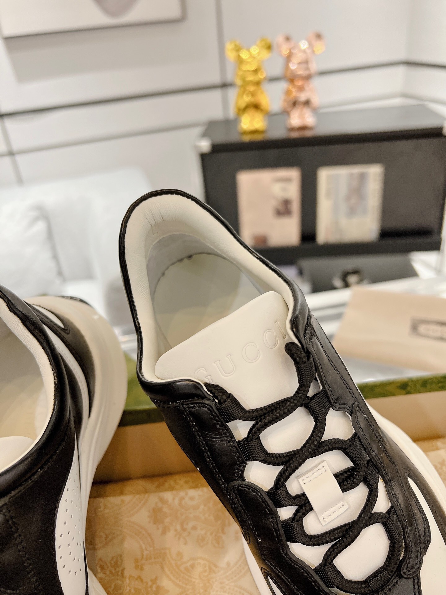 Gucci 22SS Dad Sneakers Black/White