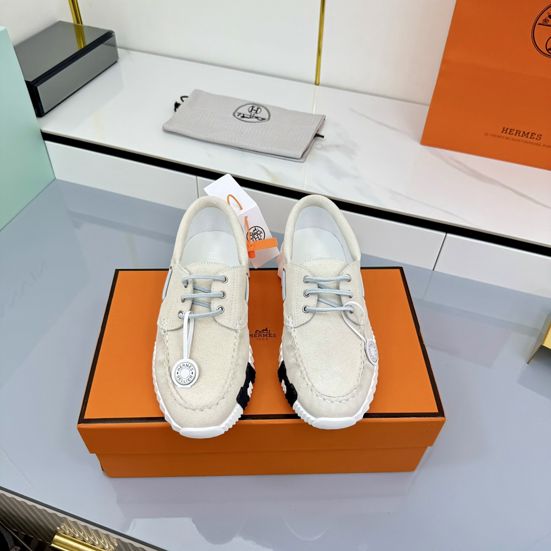 Hermes Loosneaker Low-Top Sneaker Beige