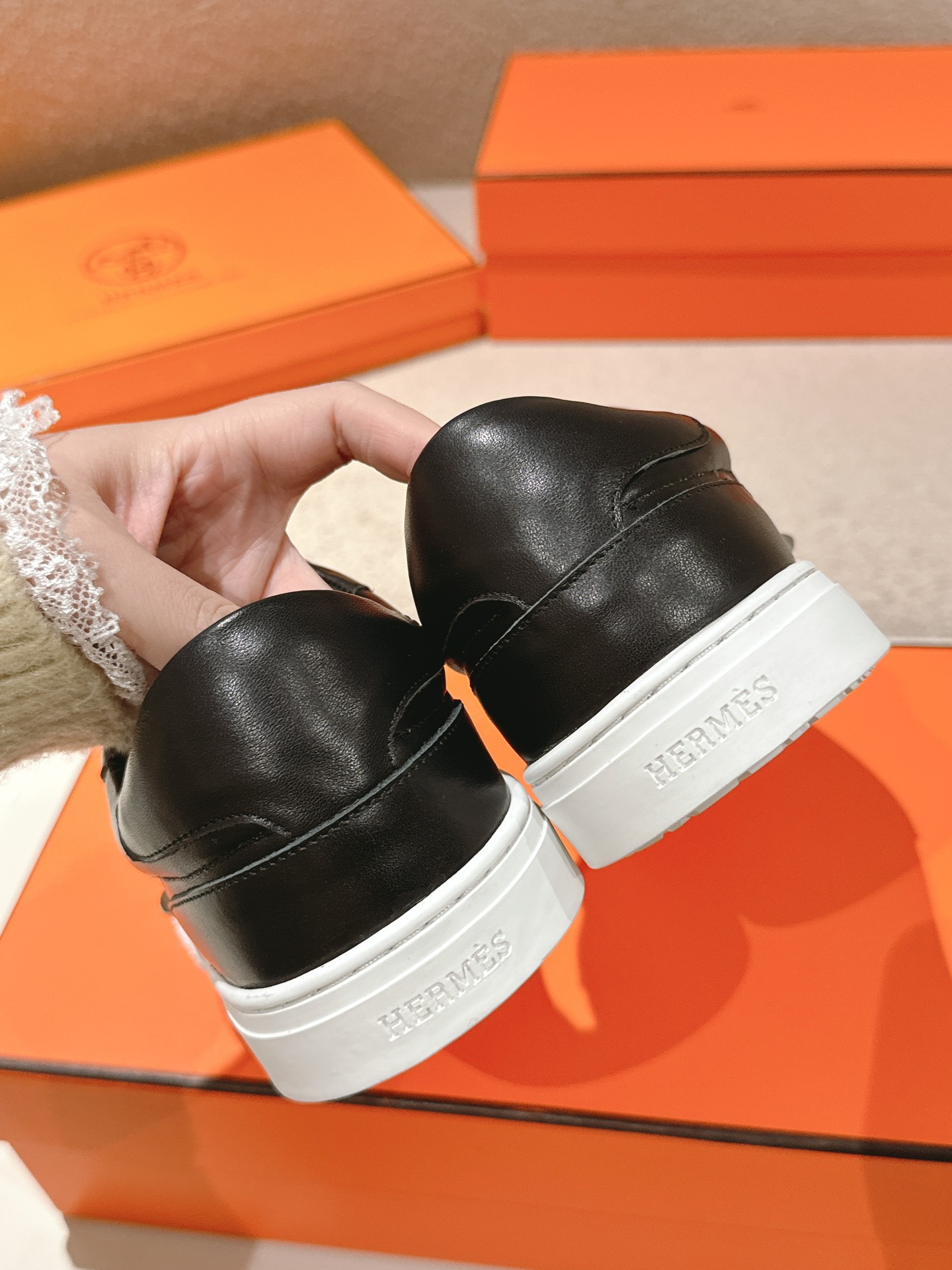 Hermes Kelly Buckle Low-Top Sneakers Black