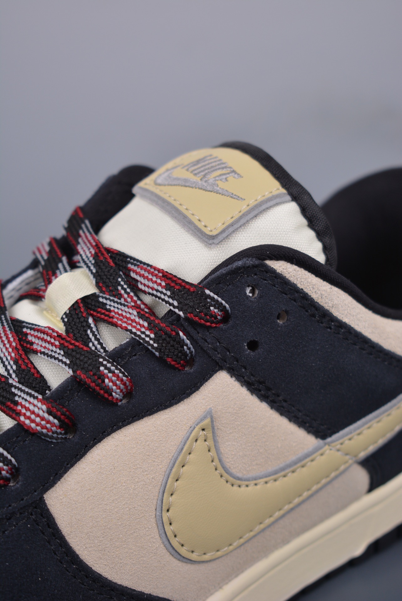 Nike SB Dunk Low Suede Grey Black
