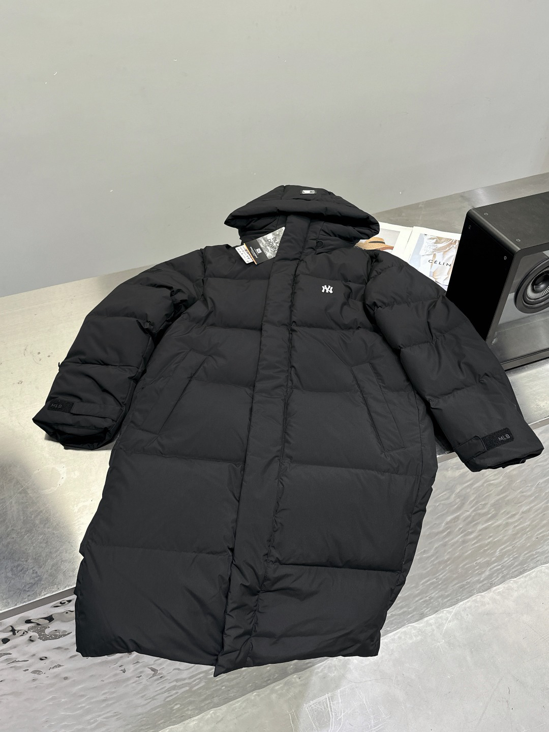 MLB NY Yankees Long Hooded Down Coat Black
