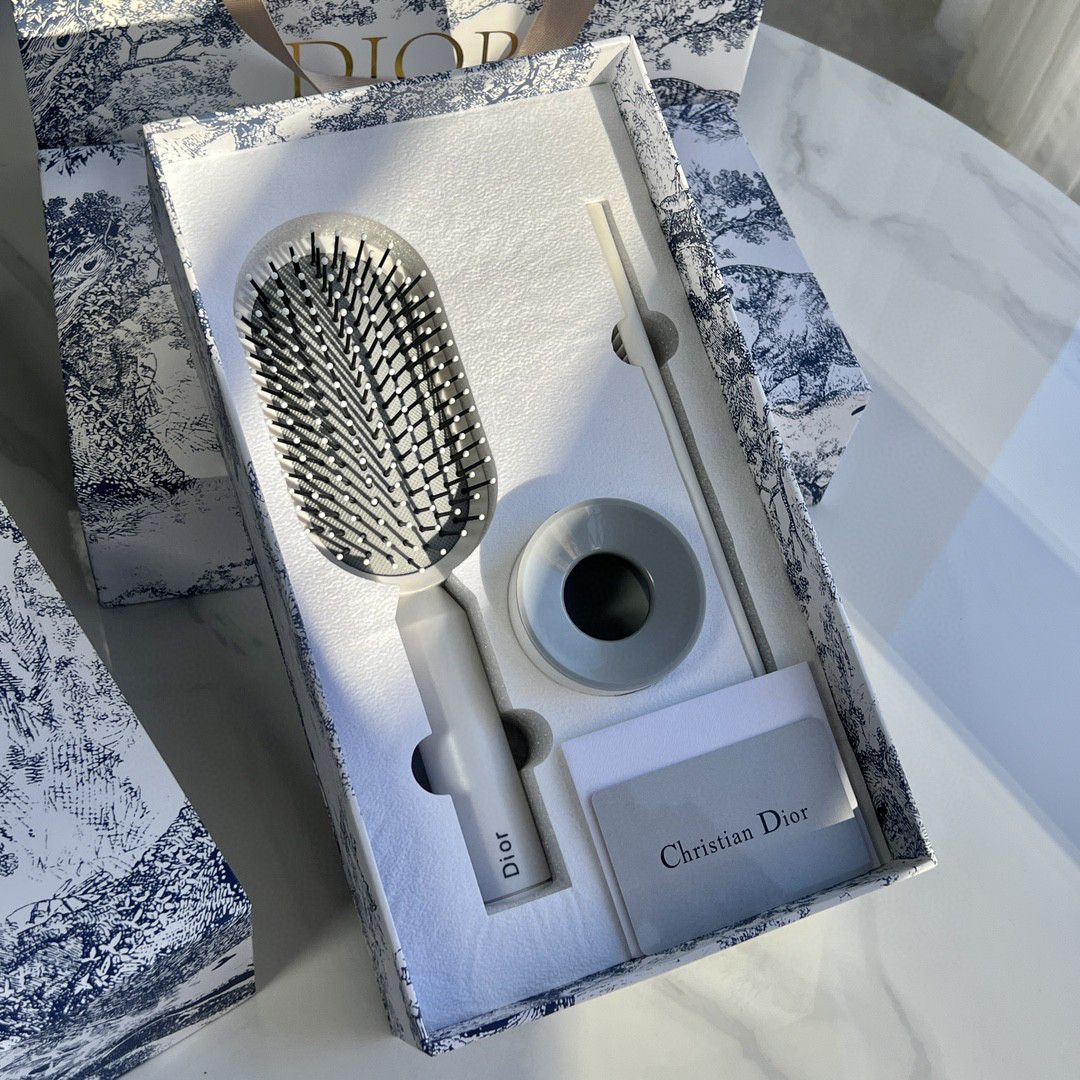 Dior Anti-Static Air Cushion Hair Brush Set White