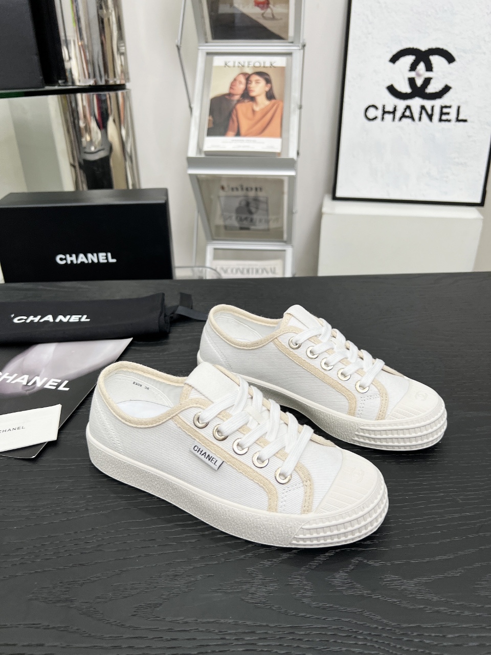 Chanel Vintage Low-Top Sneakers Off-White