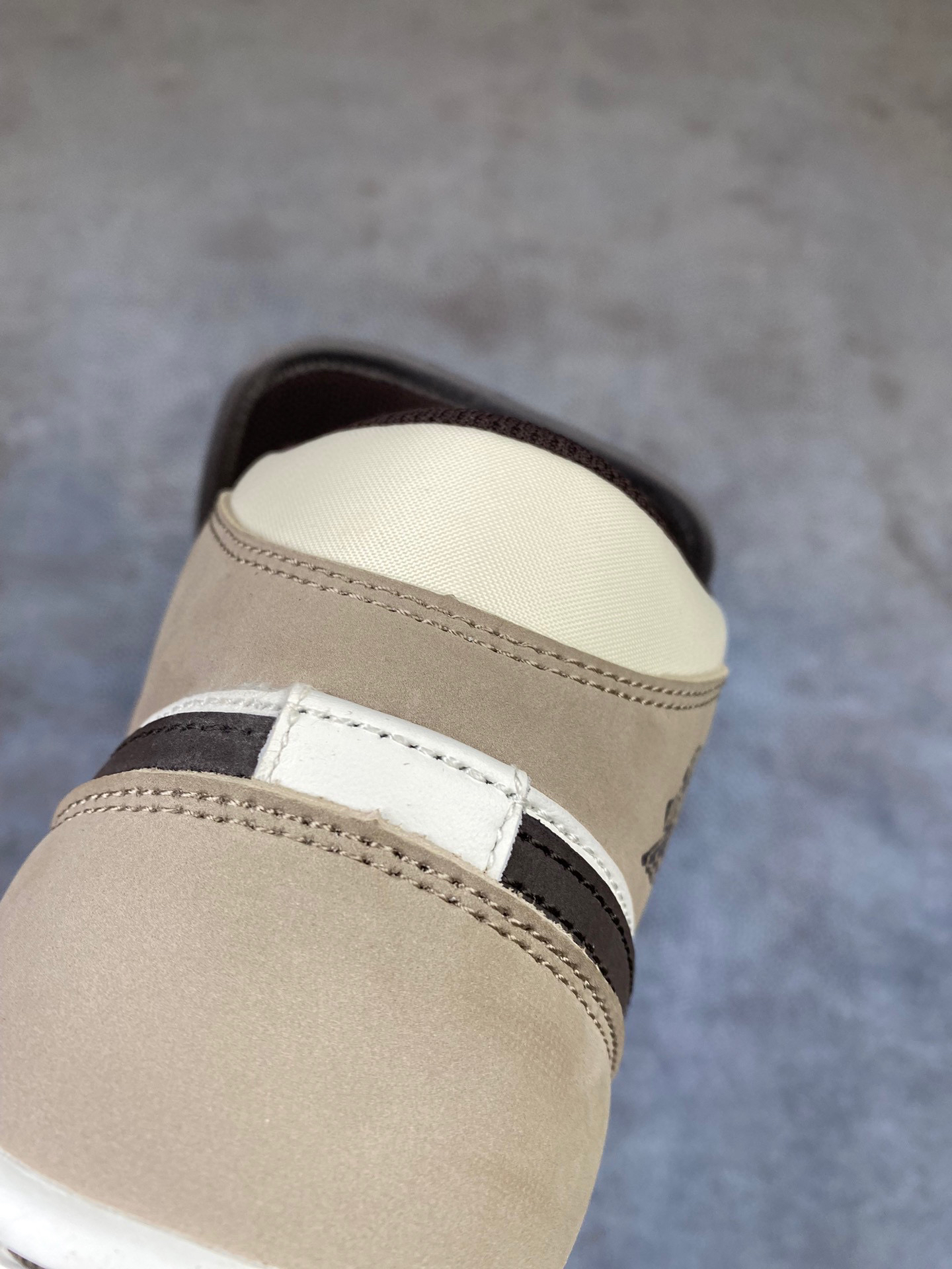 Jordan AJ High Shoes Beige